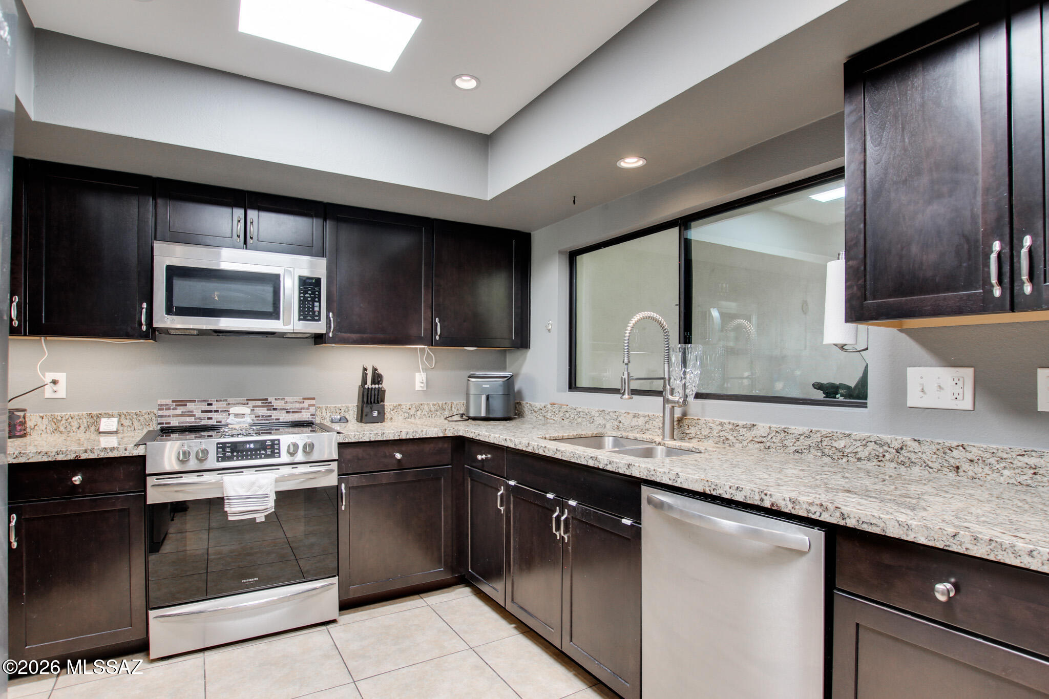 6100 N Oracle Road 19