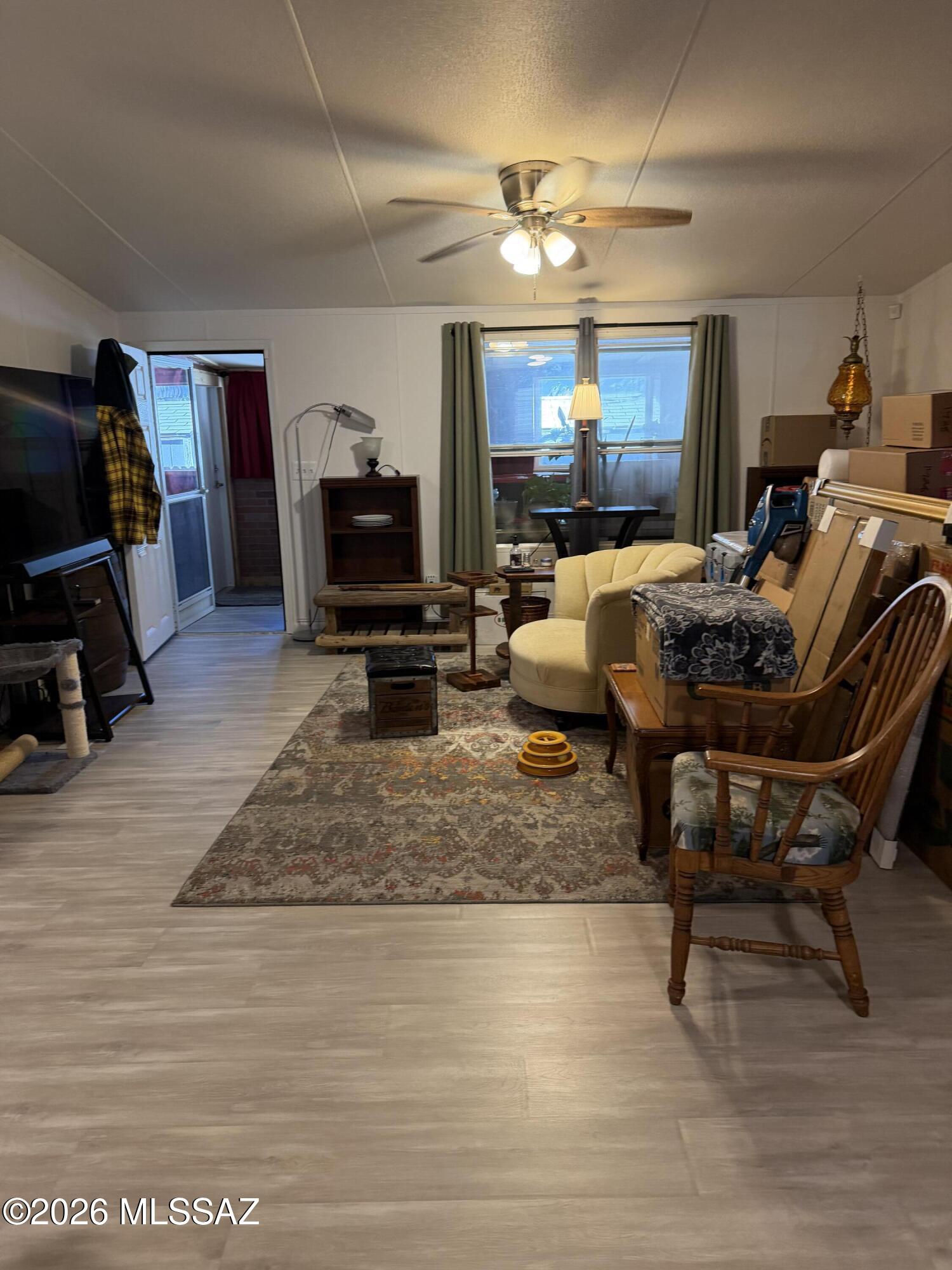 15770 N Oracle Road B4