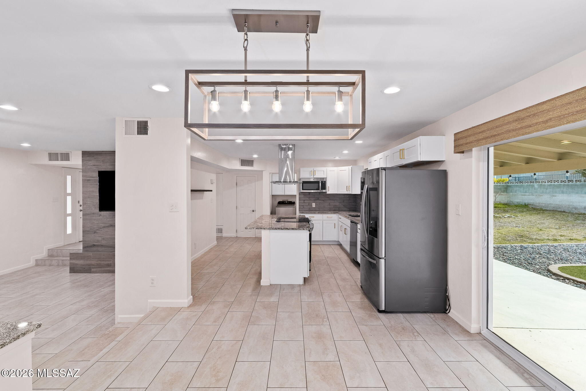 220 S Clausen Circle