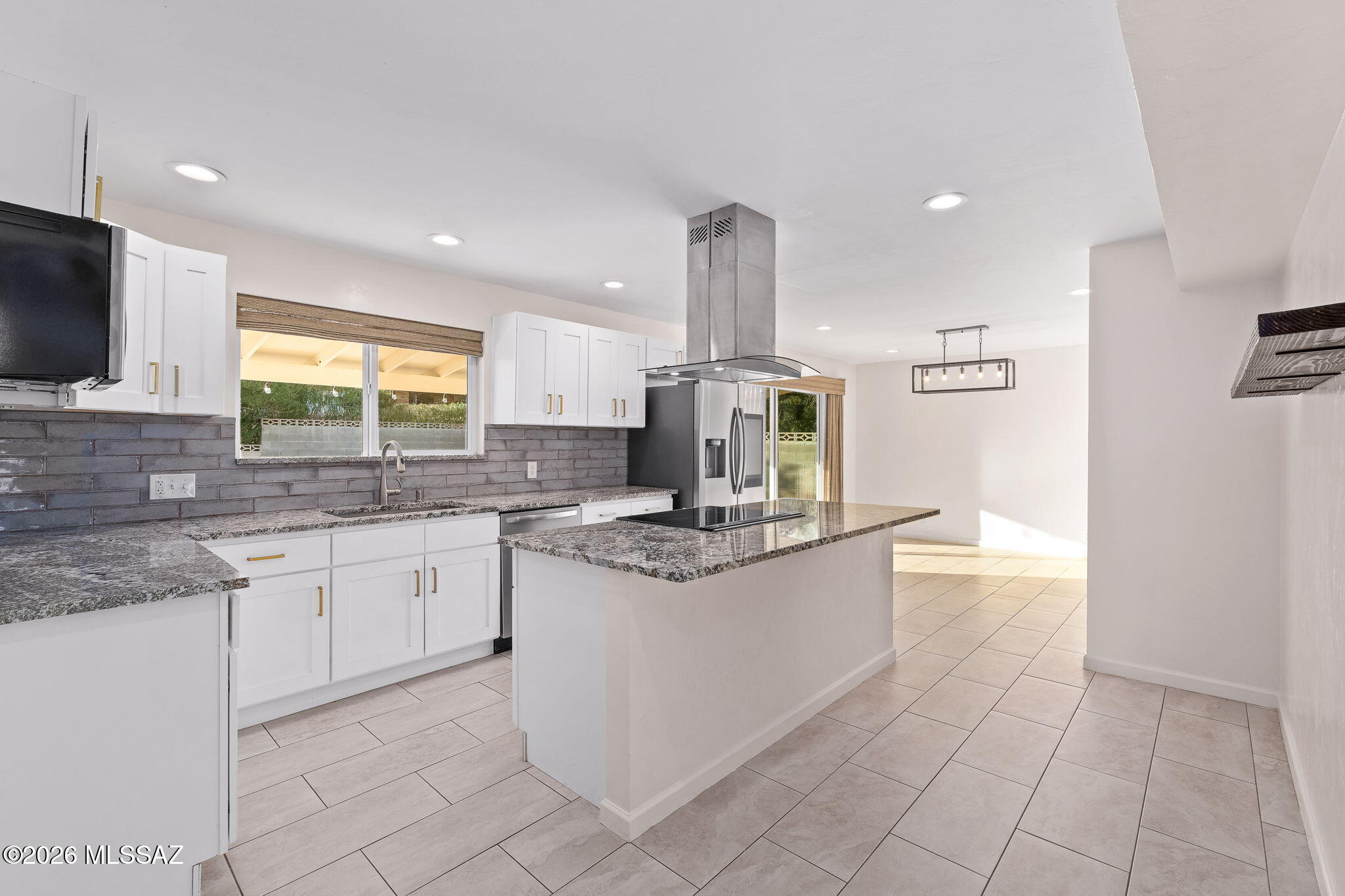 220 S Clausen Circle