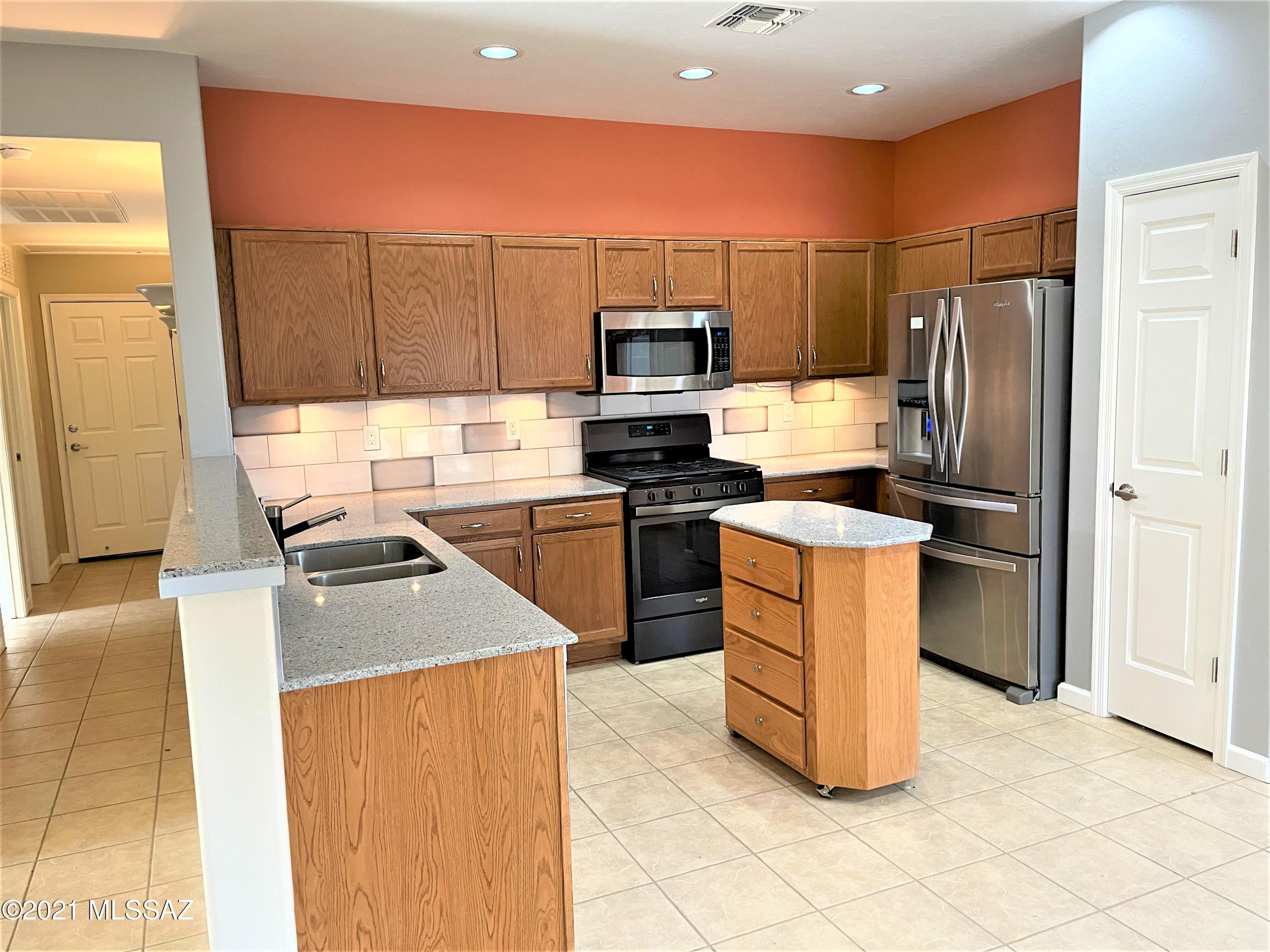 Bluffs At Dove Mountain (1-122) - Residential Lease