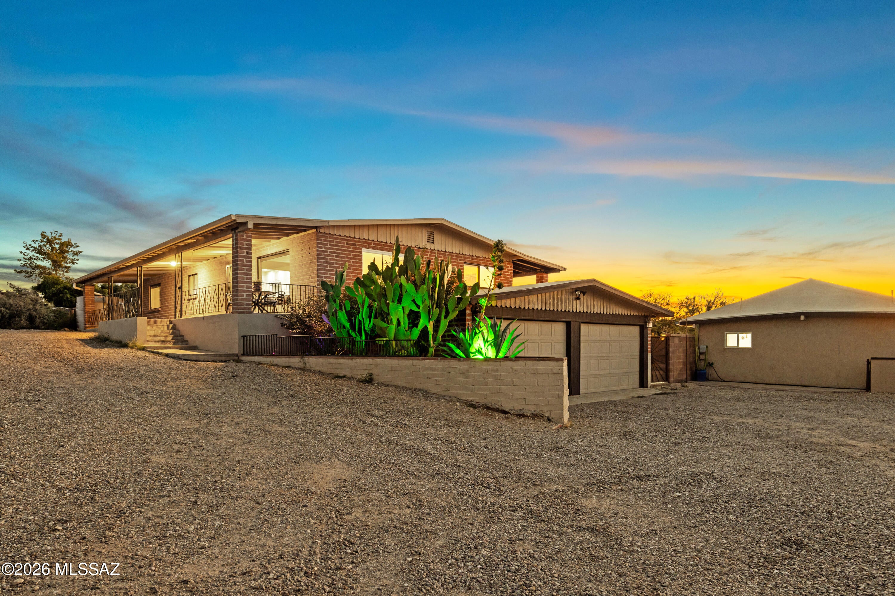 6161 N Panorama Drive