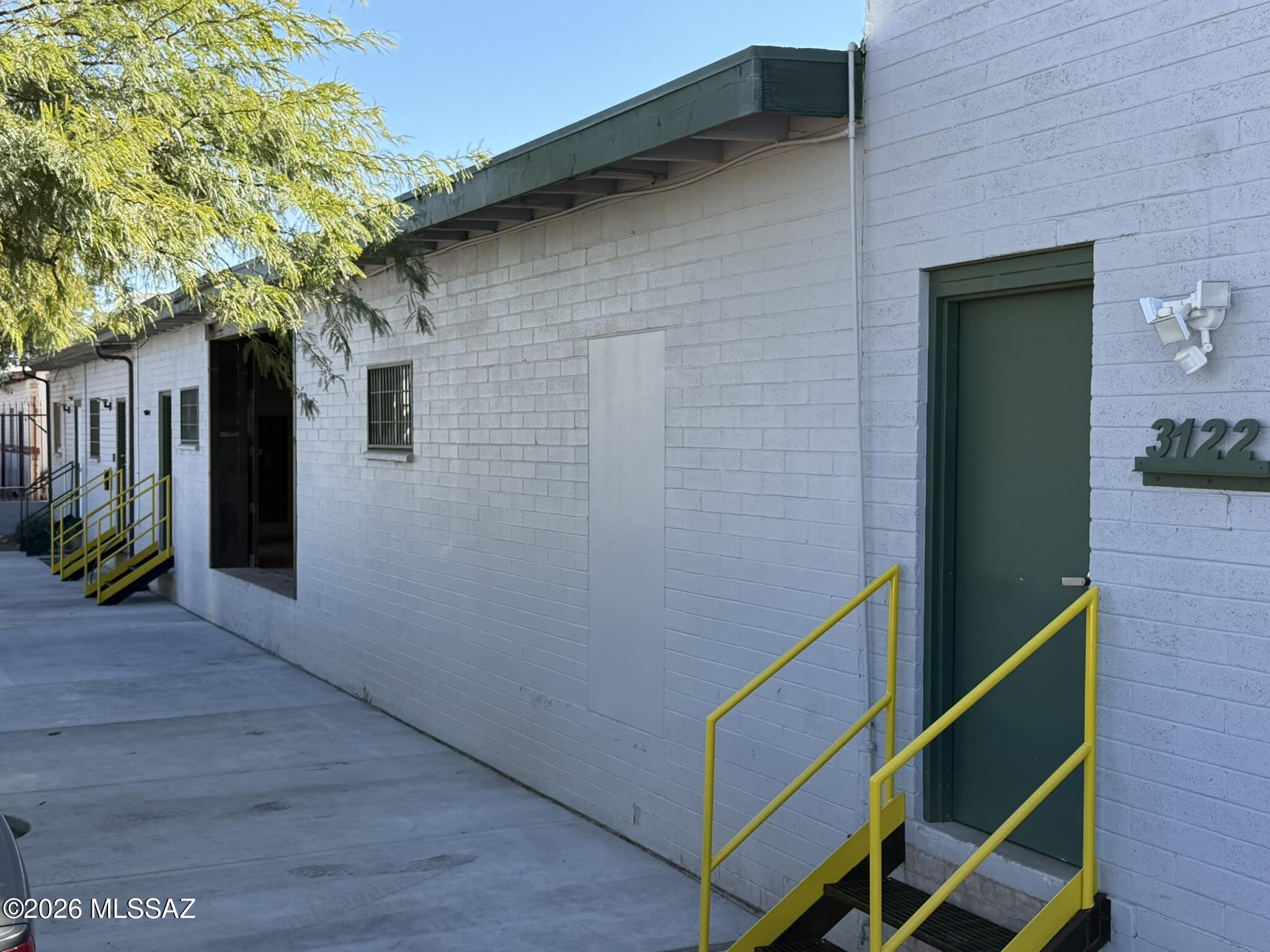 3122 E Columbia Street