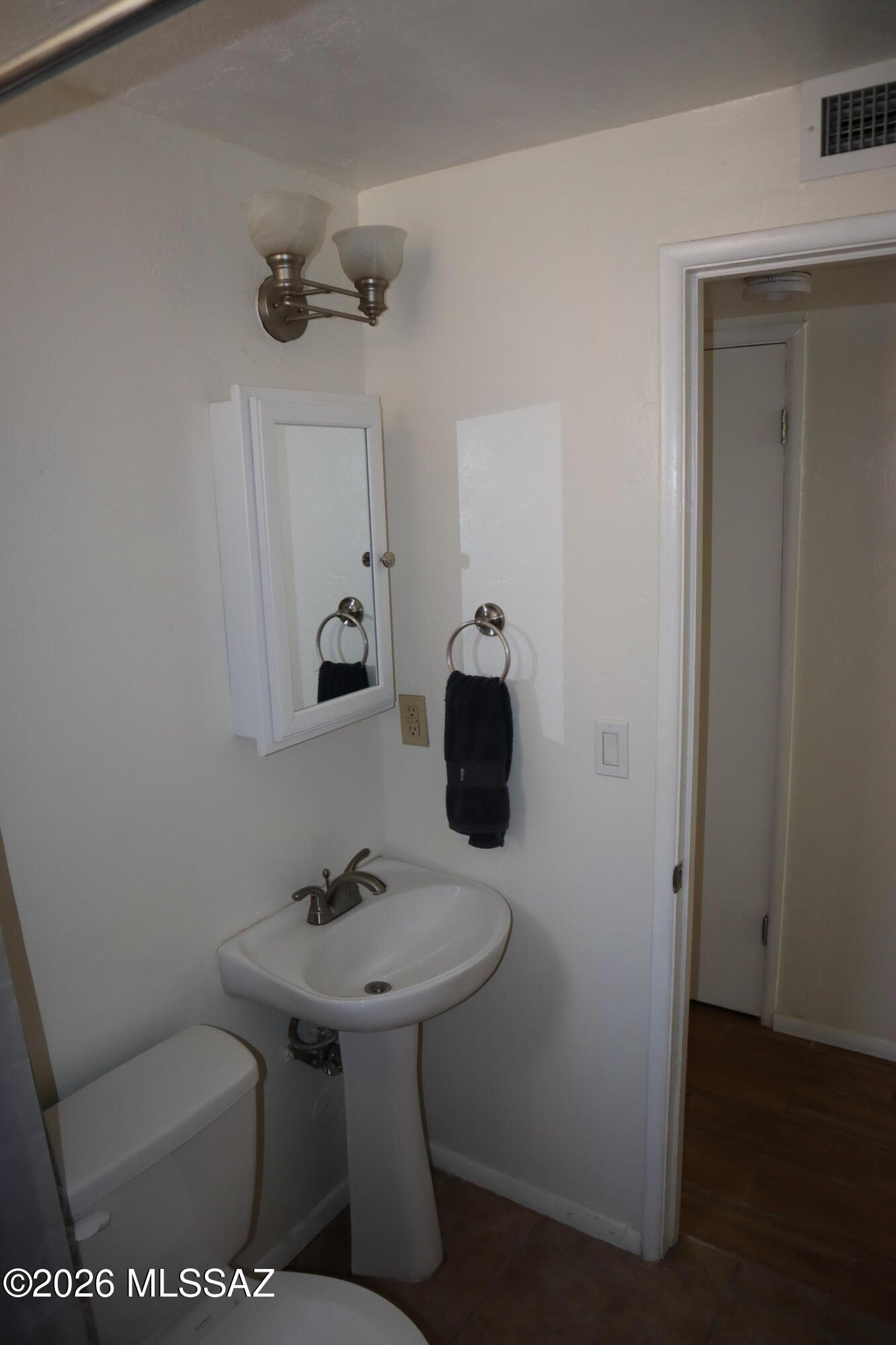 Royal Alvernon Condos. - Residential
