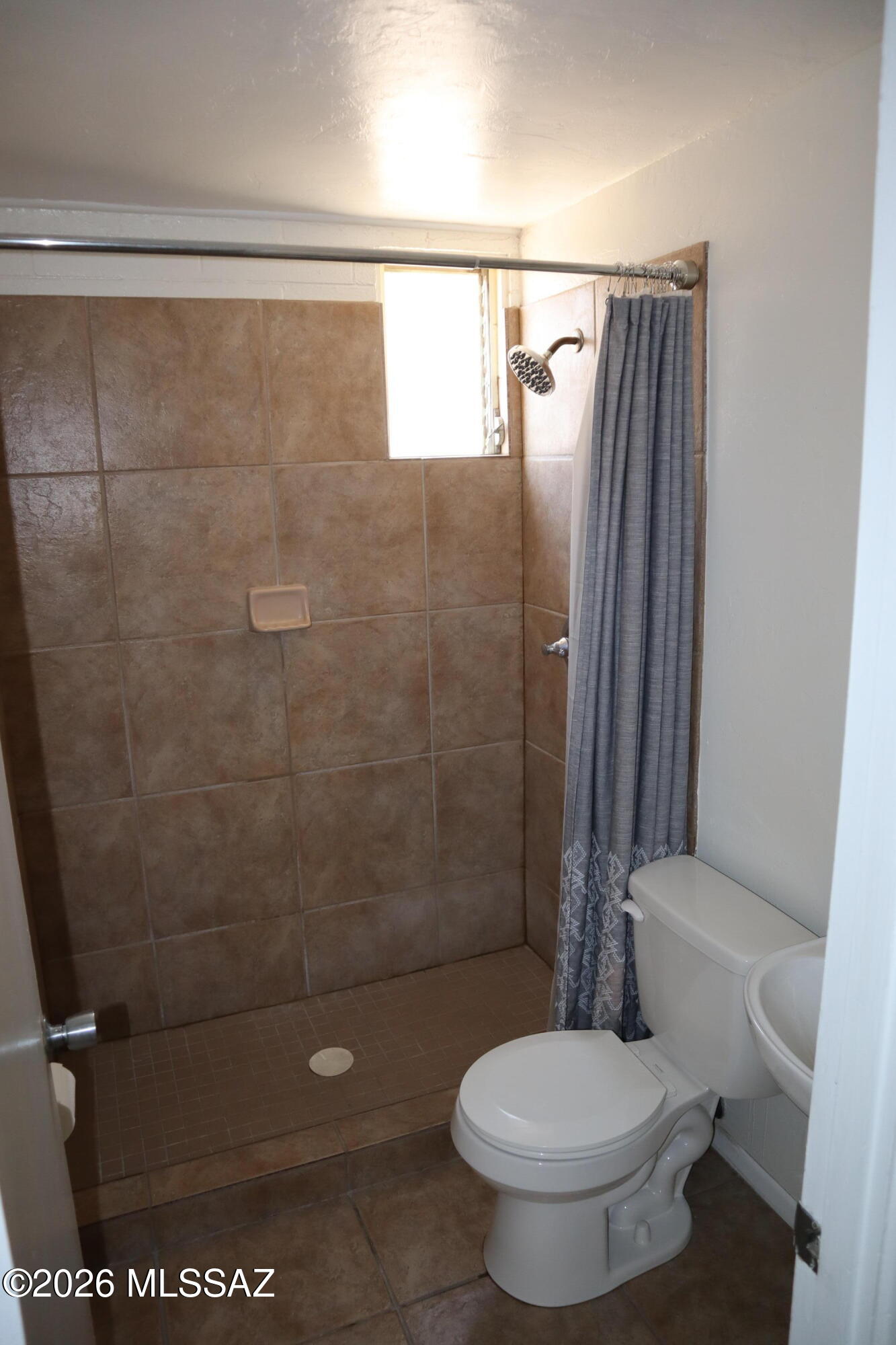 Royal Alvernon Condos. - Residential