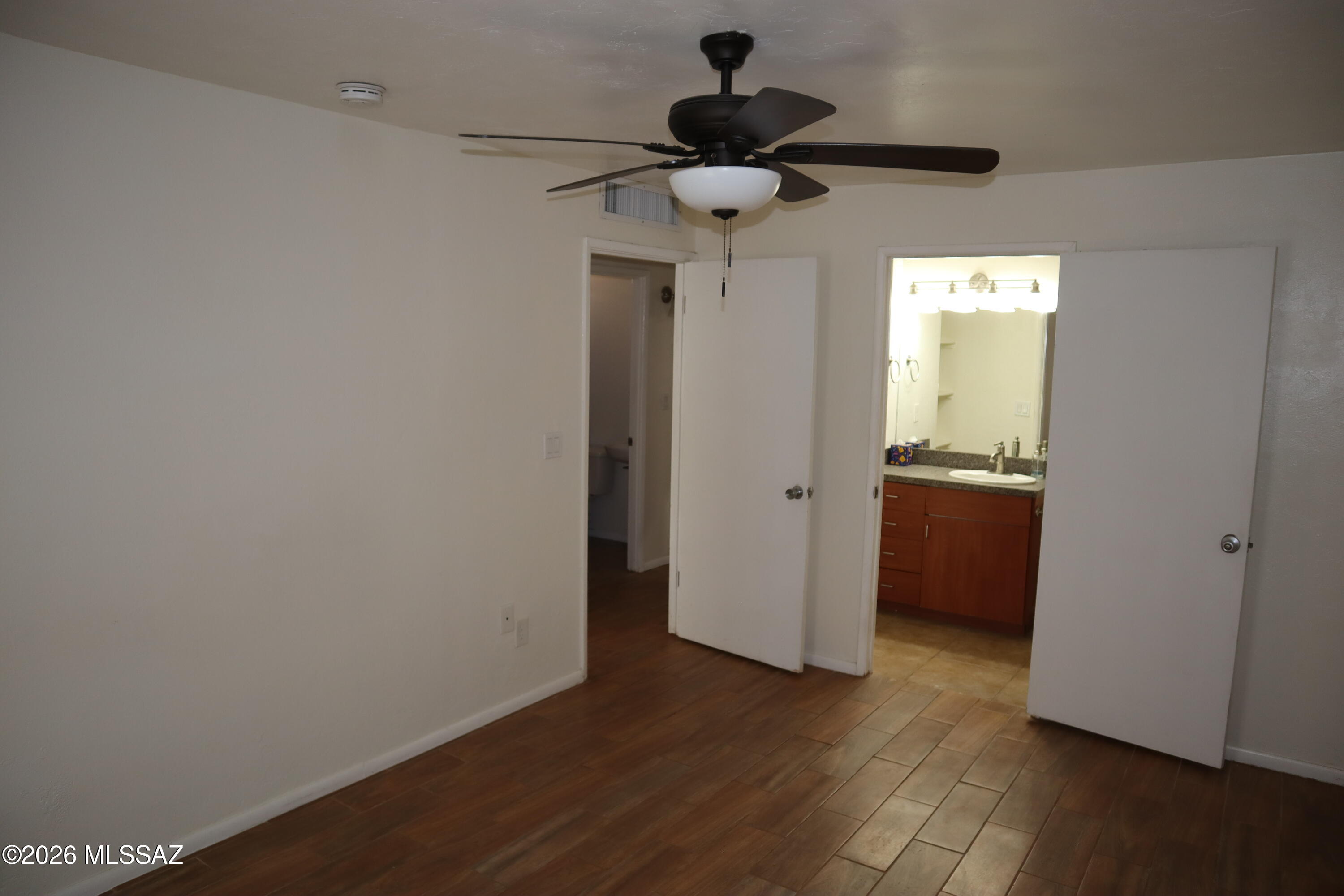 Royal Alvernon Condos. - Residential