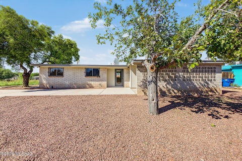 Photo of 8425 E Mary Drive, Tucson, AZ 85730 (MLS # 22624226)