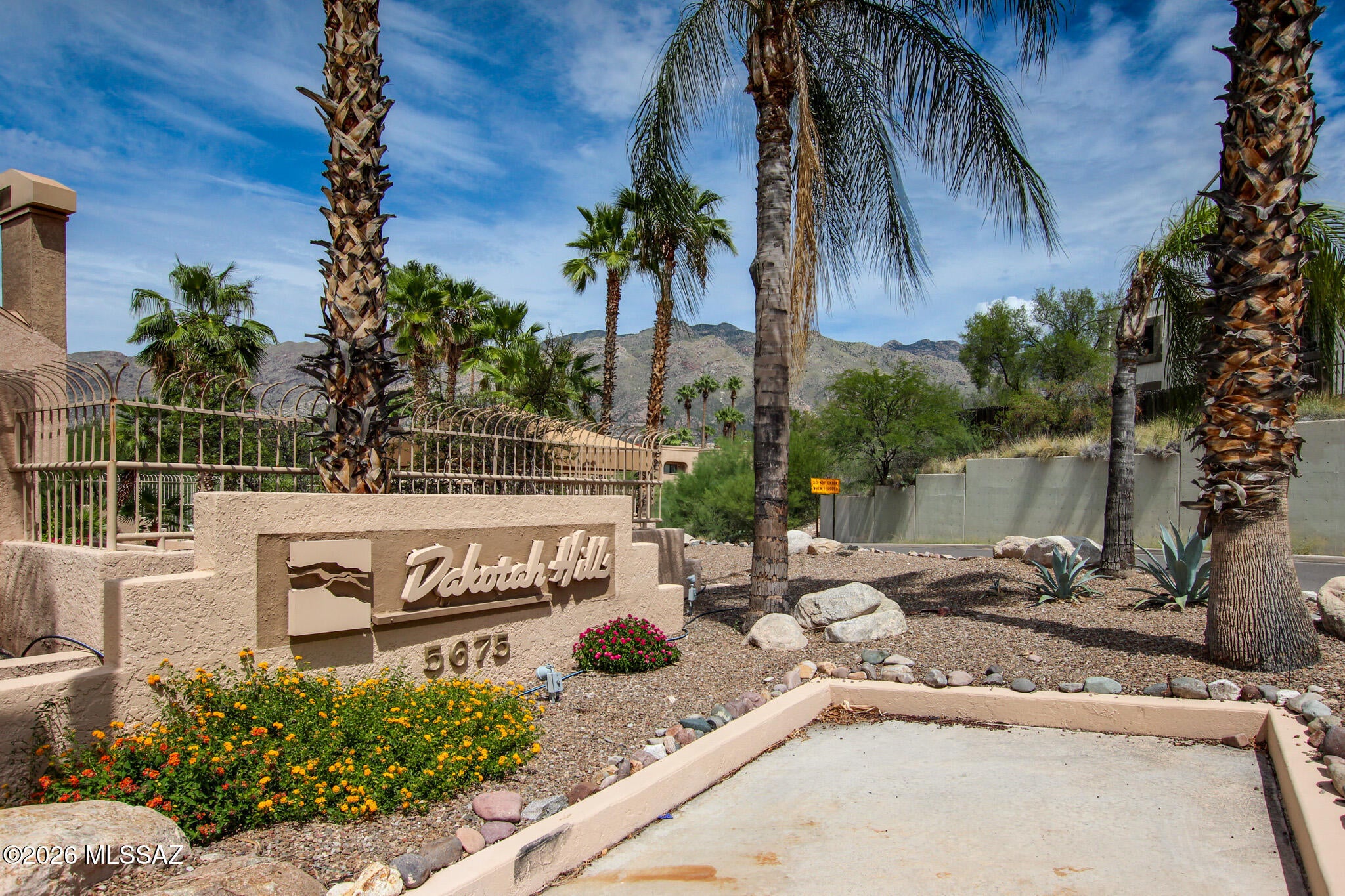 5675 N Camino Esplendora 5124
