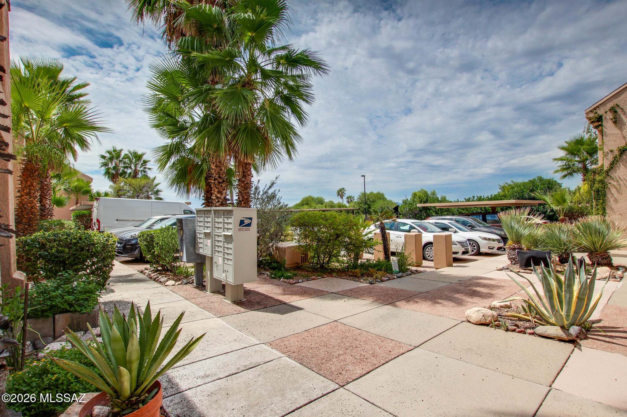 5675 N Camino Esplendora 5124
