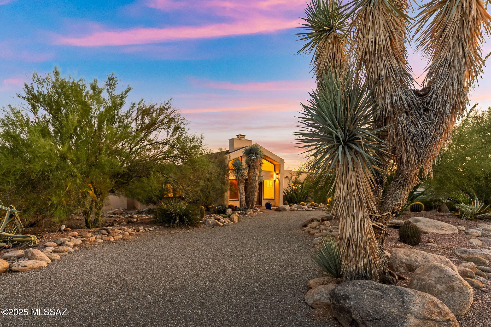 7441 N Calle Sin Desengano