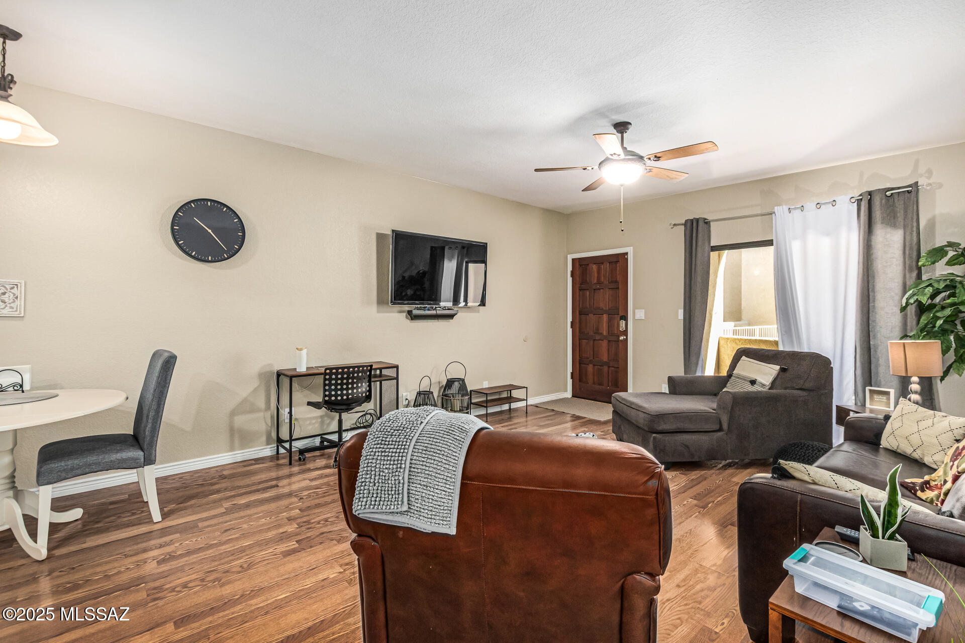 5500 N Valley View Road 218