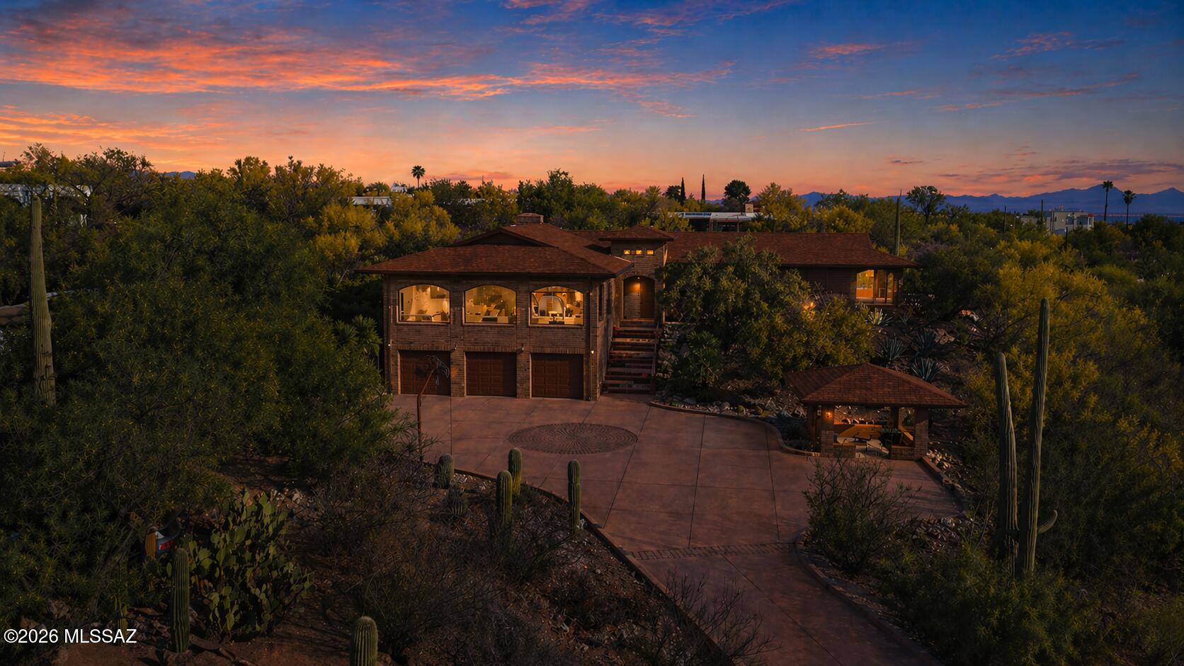 6602 N Catalina Avenue