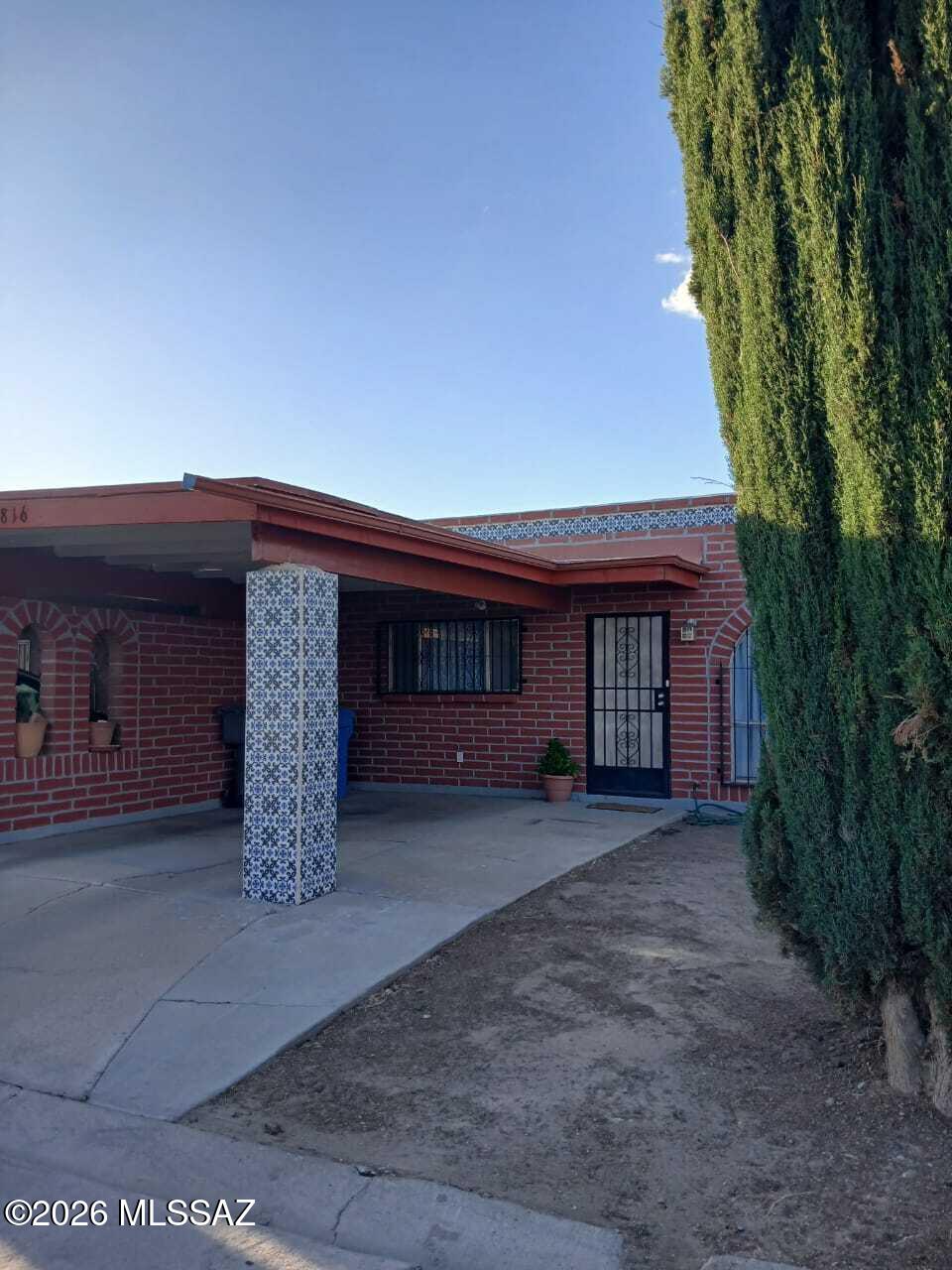 816 W Calle Chico