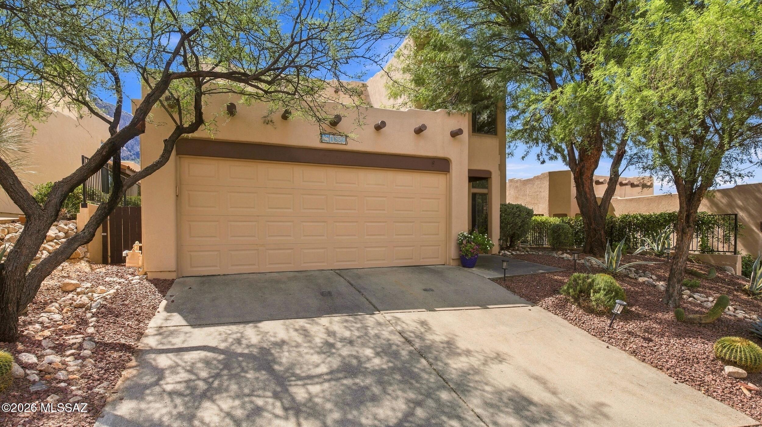 1650 E Deer Shadow Lane