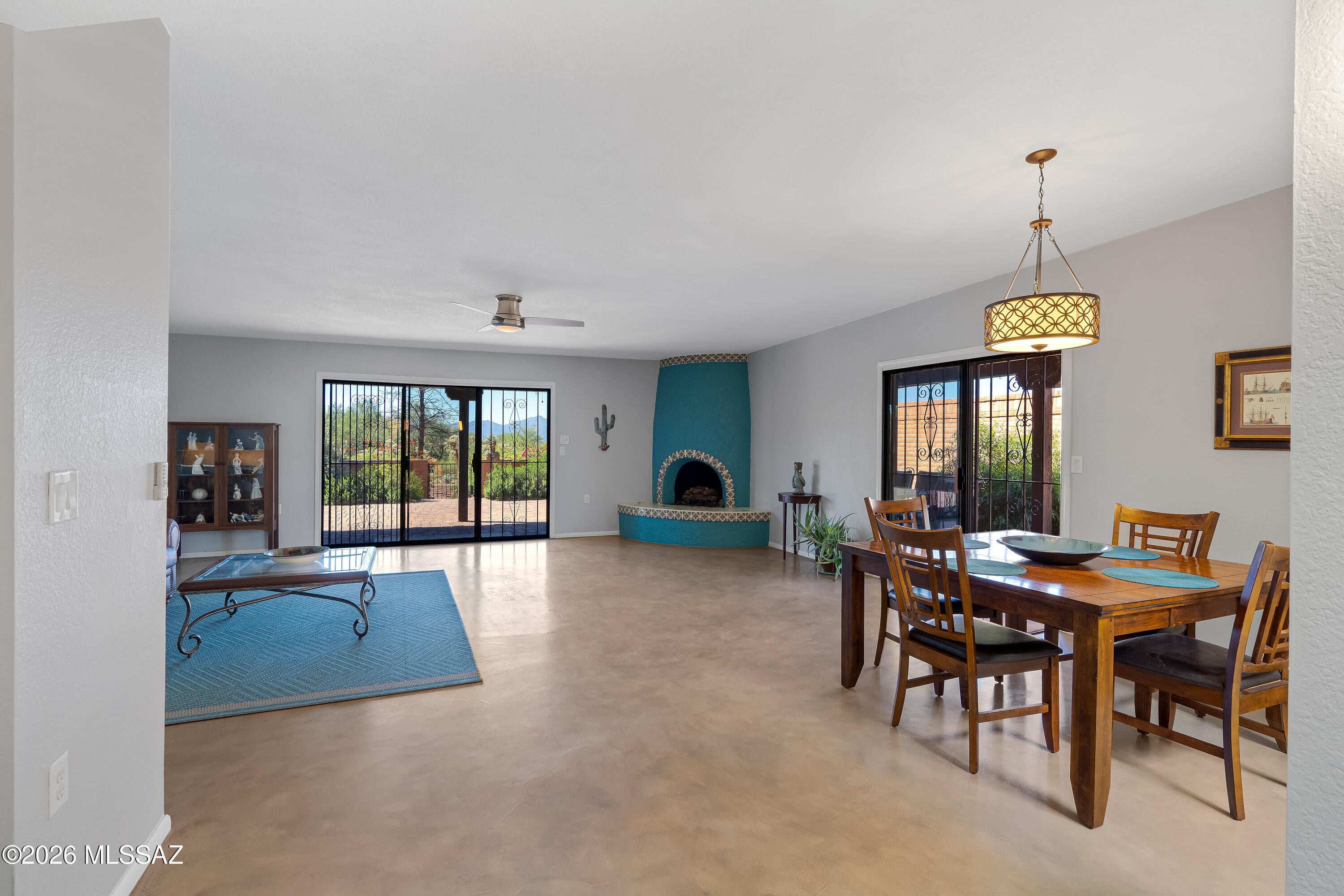 1950 W Ashbrook Drive