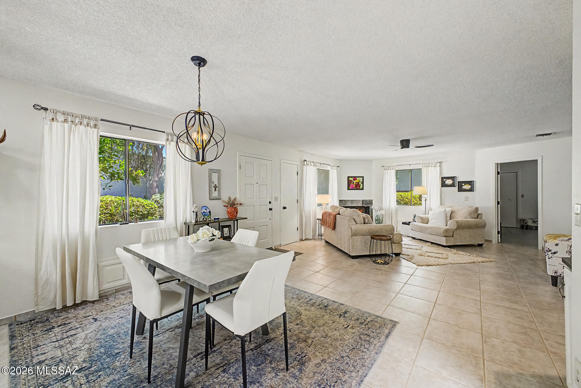 7852 N La Cañada Drive