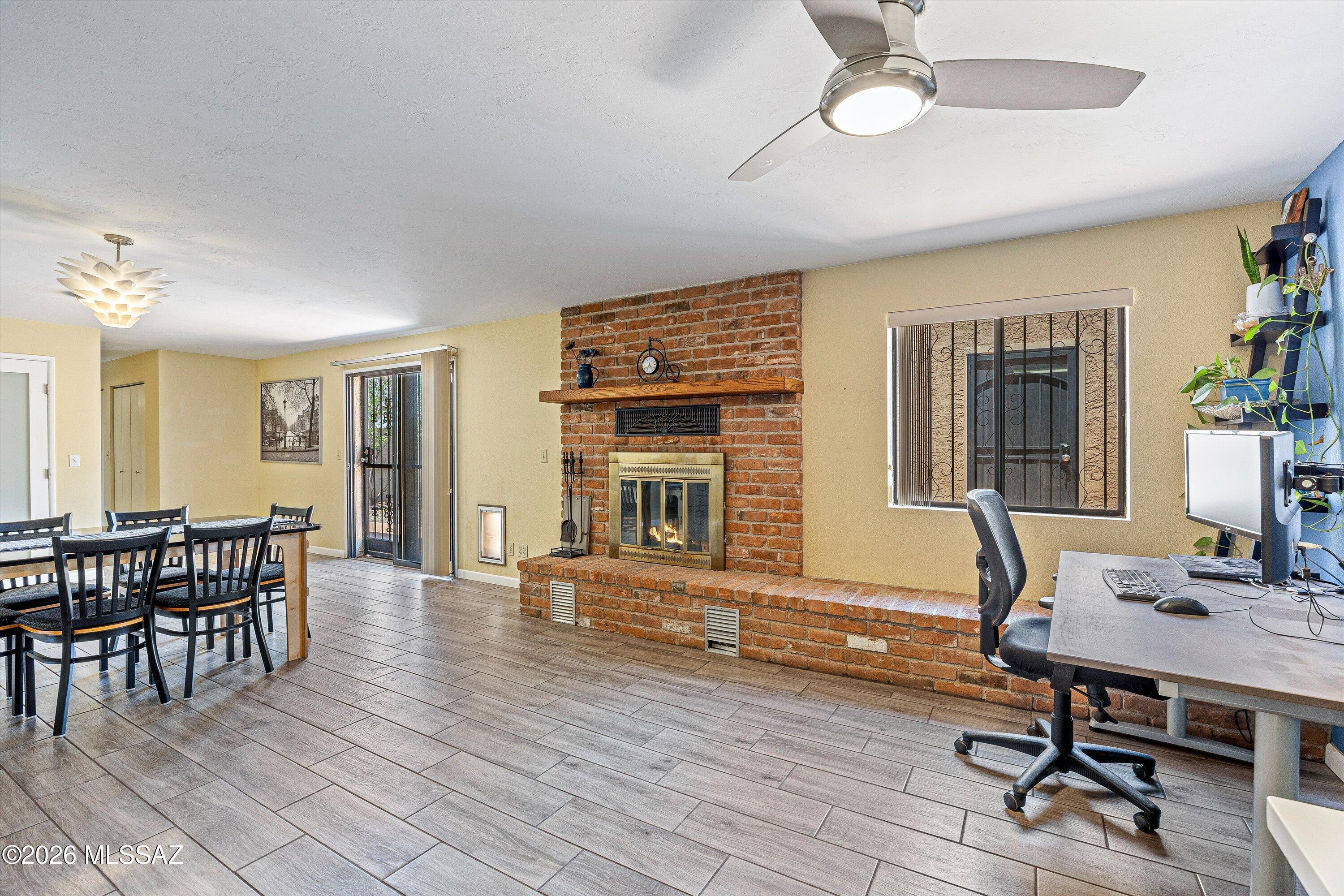Country Club Manor - Residential