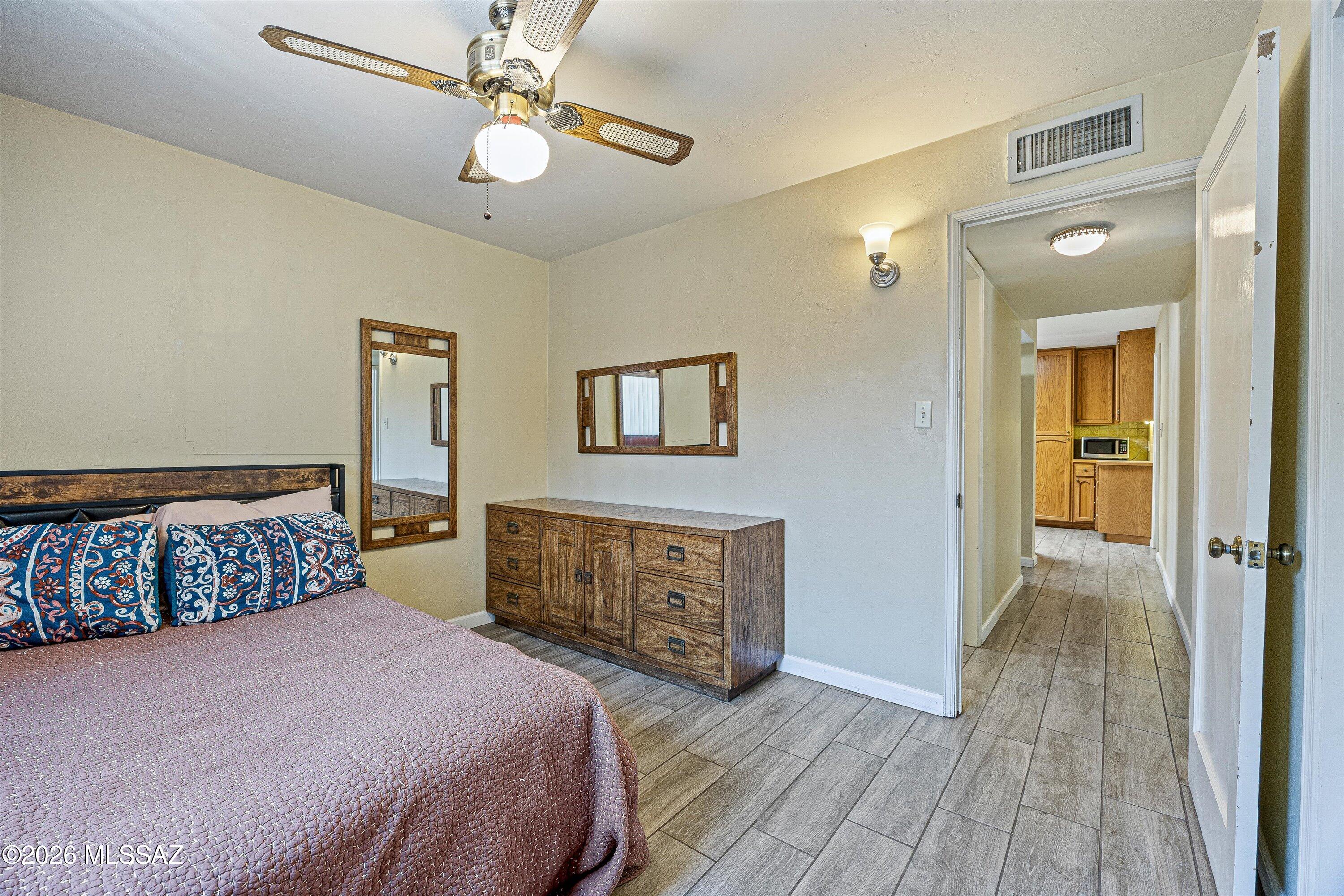 Country Club Manor - Residential