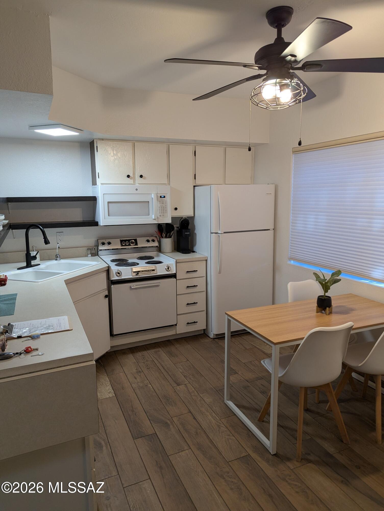 1010 S Calle De La Temporada