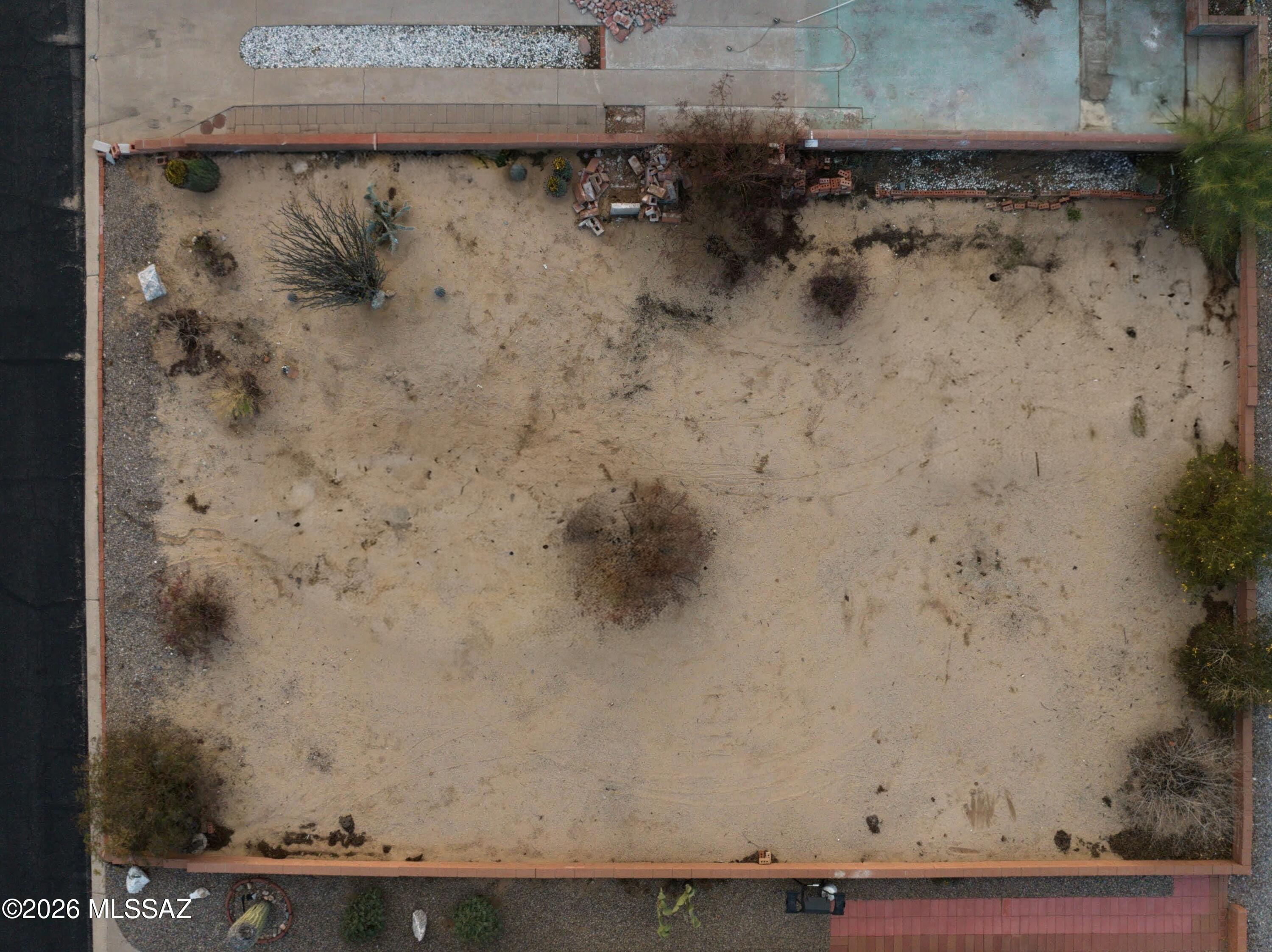 274 W Mora Drive 104