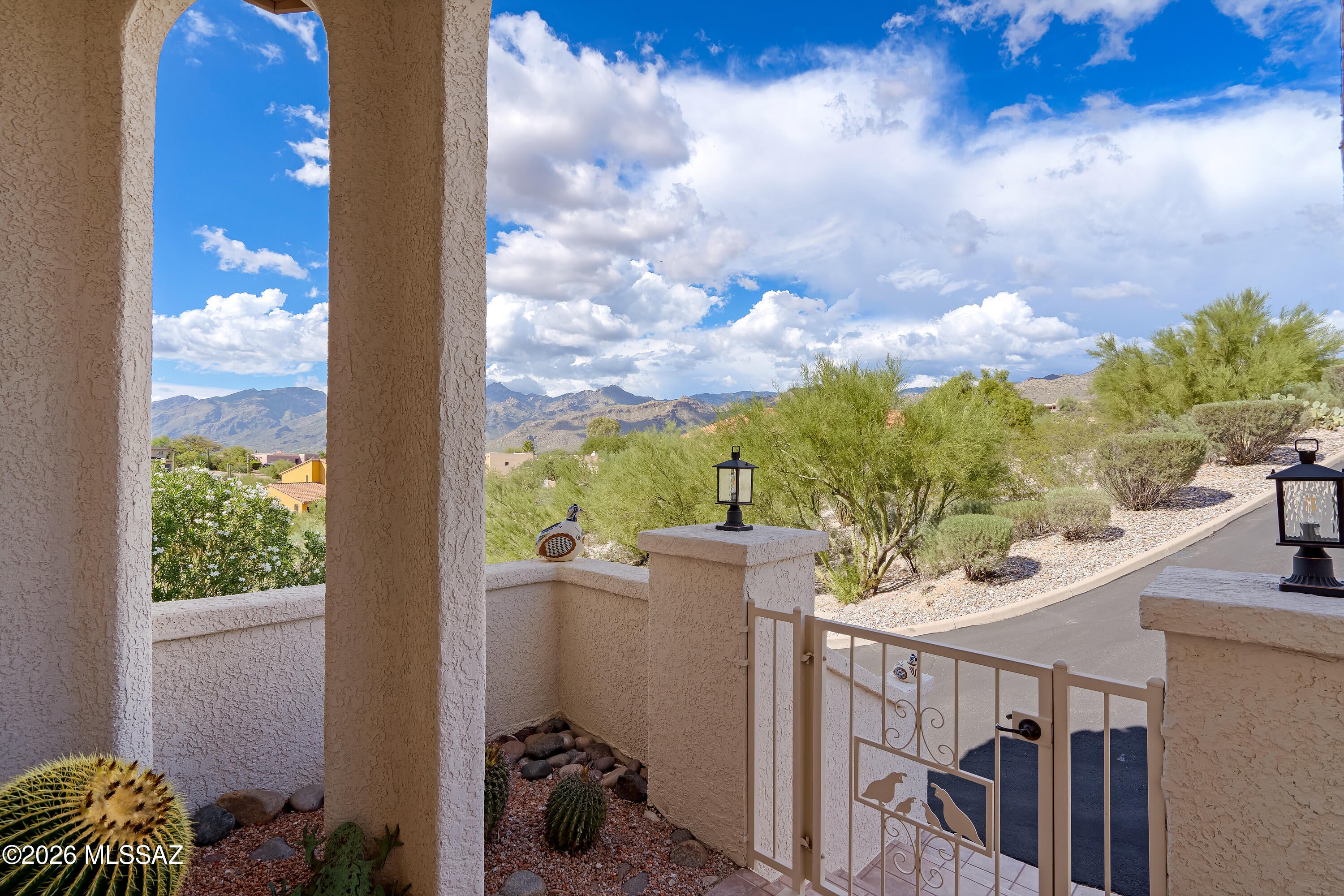 3851 N Vía De La Luna