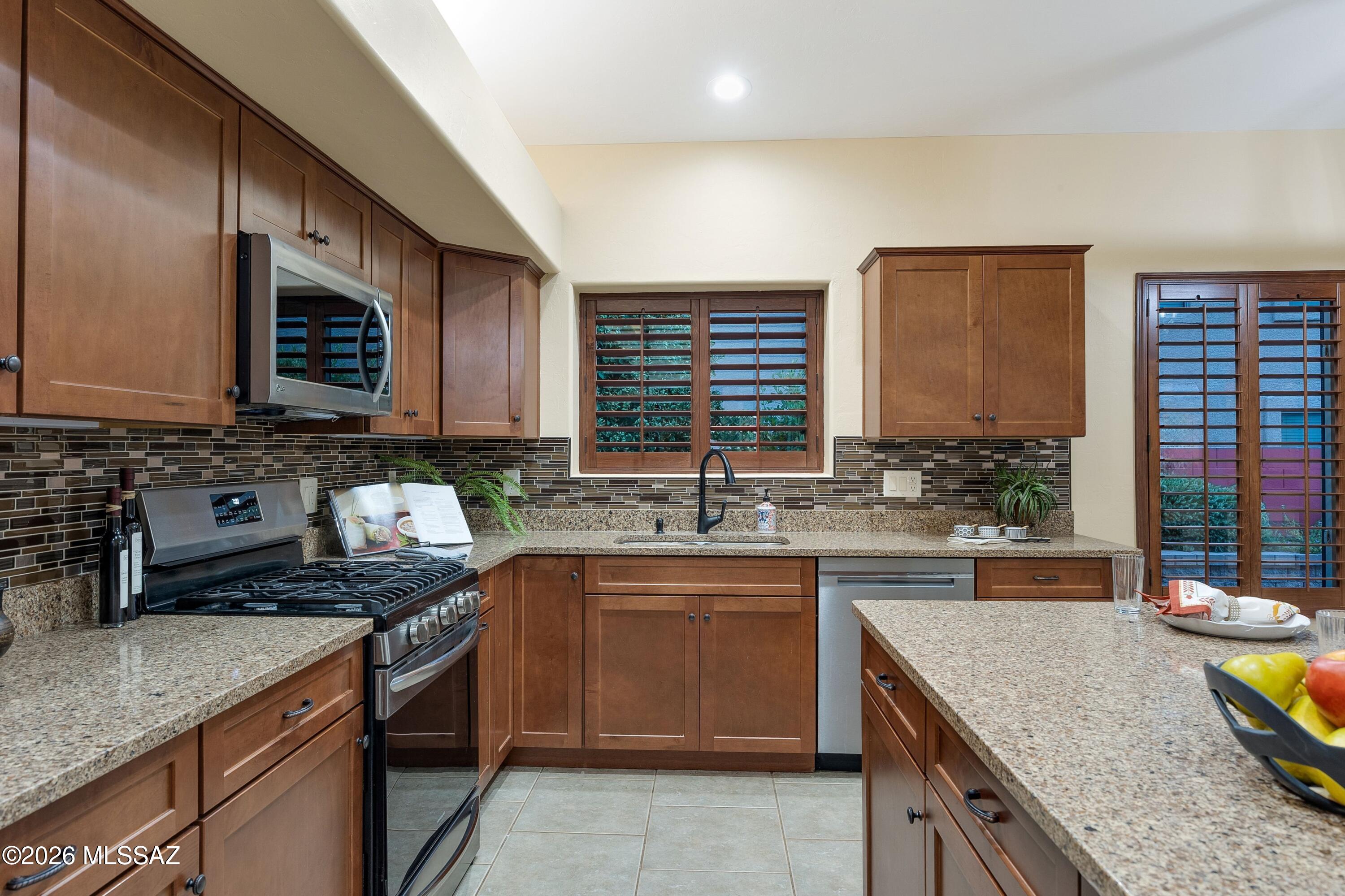 39648 S Mountain Shadow Drive