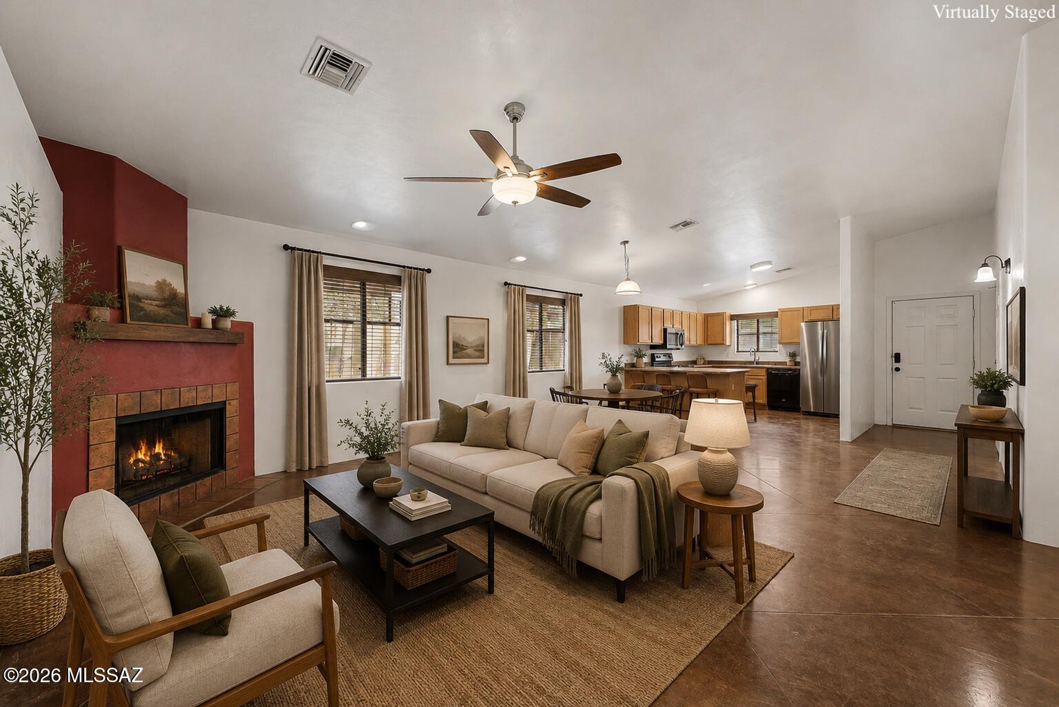 409 E Geronimo Bluff Loop