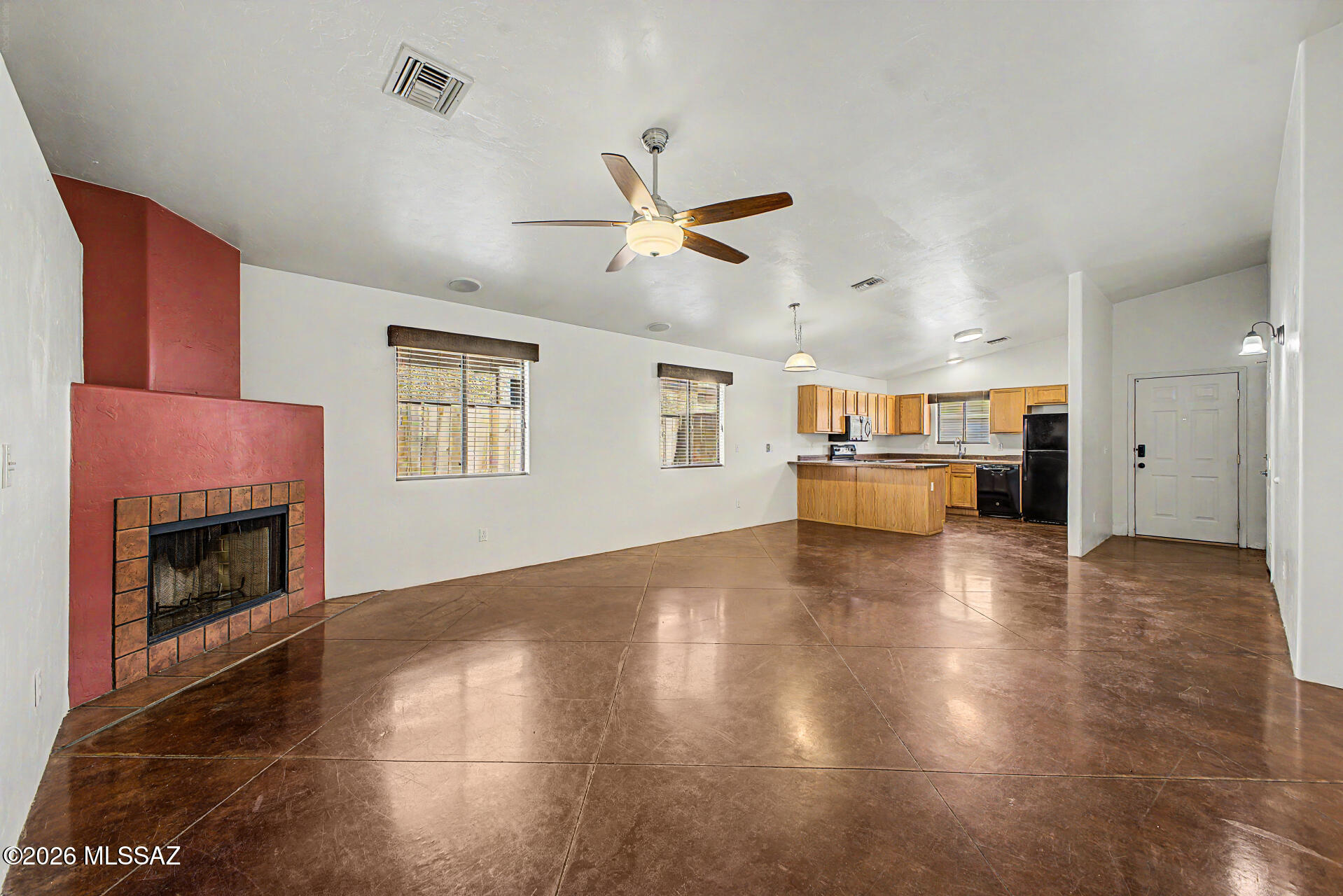 409 E Geronimo Bluff Loop