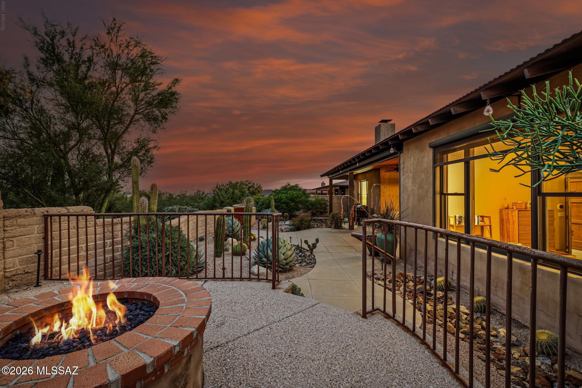 11620 N Adobe Village Place