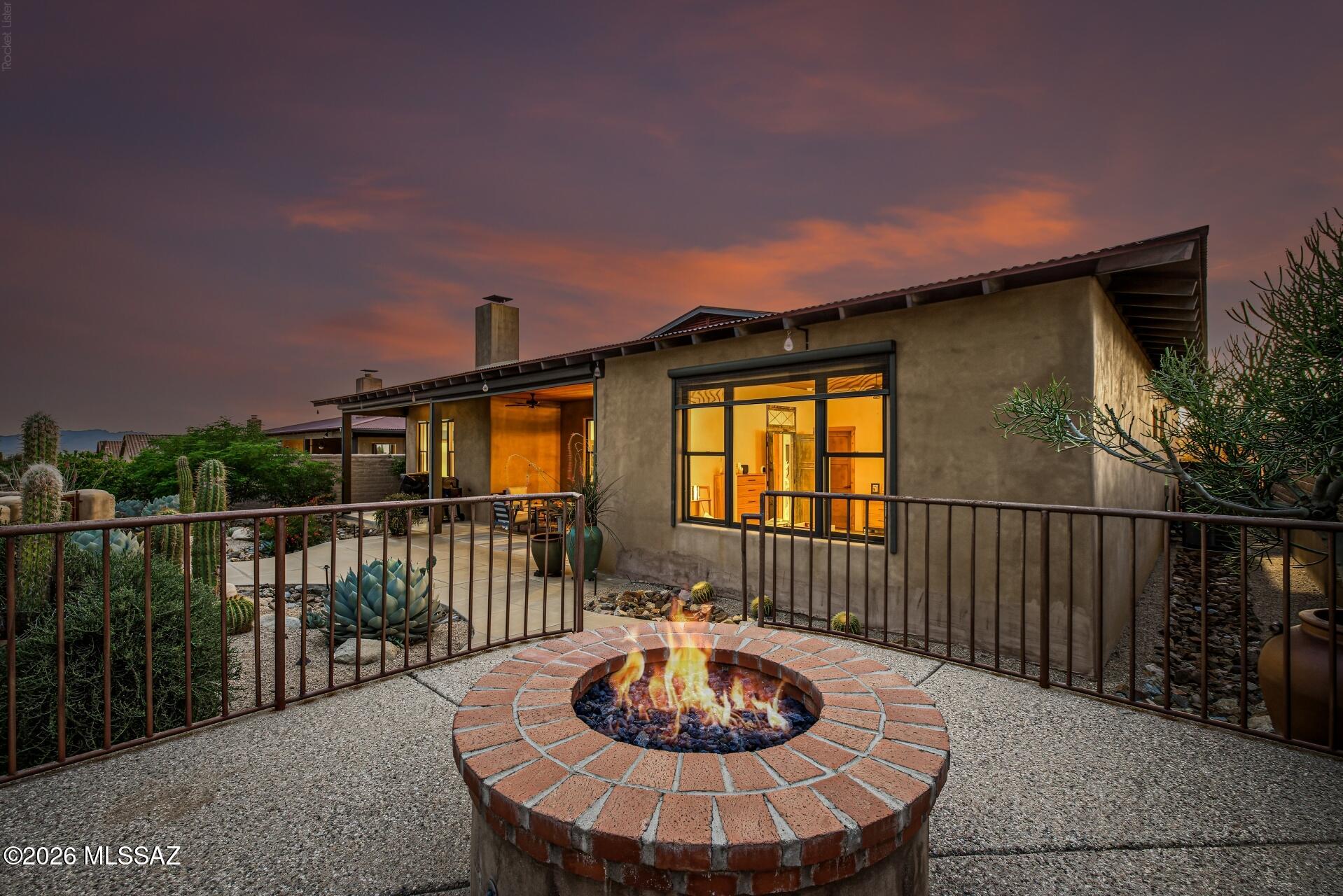 11620 N Adobe Village Place
