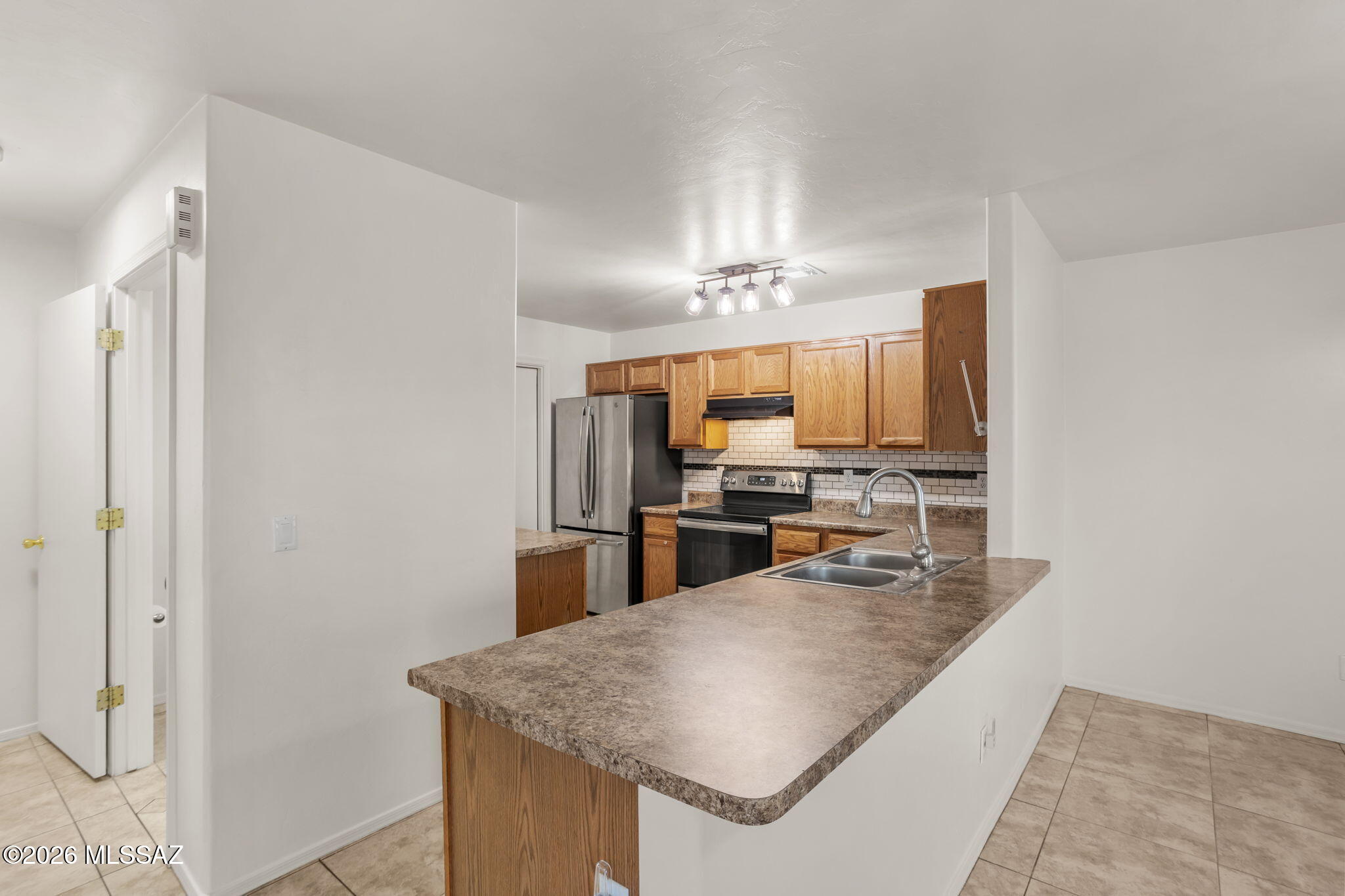 2067 W Silver Grass Place
