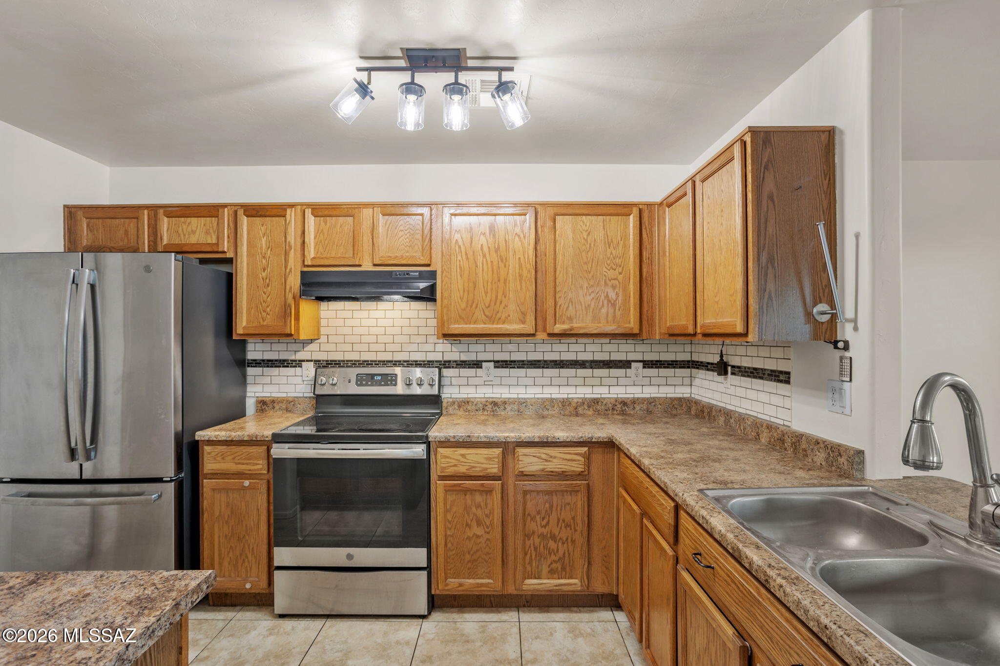 2067 W Silver Grass Place