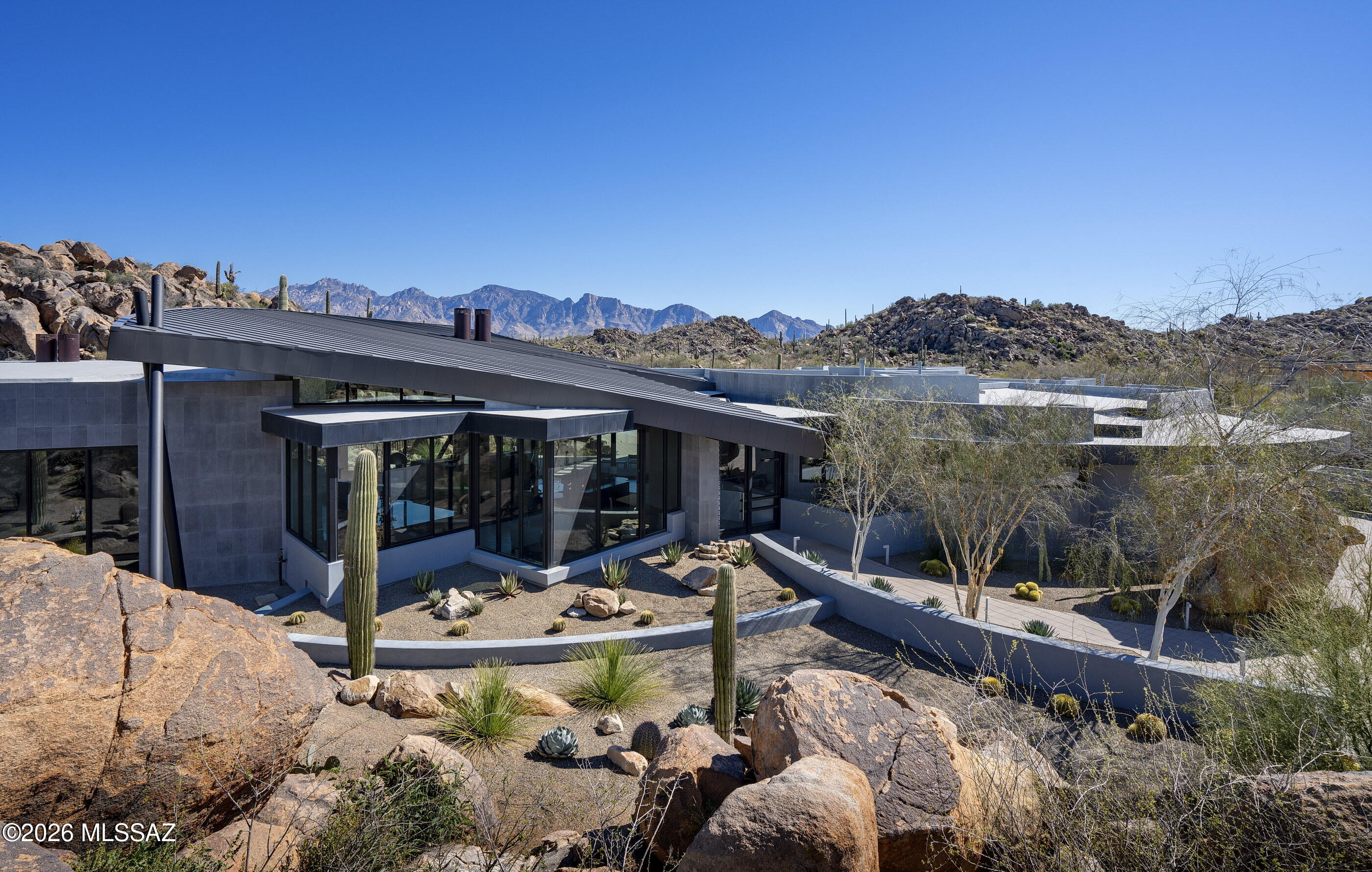 1470 W Tortolita Mountain Circle