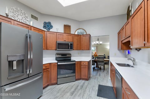 Photo of 709 W Sunlight Lane, Tucson, AZ 85704 (MLS # 22624607)