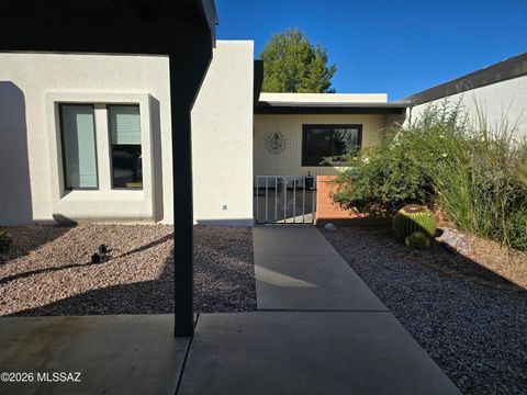 Photo of 80 W Calle Del Chancero, Green Valley, AZ 85614 (MLS # 22605668)