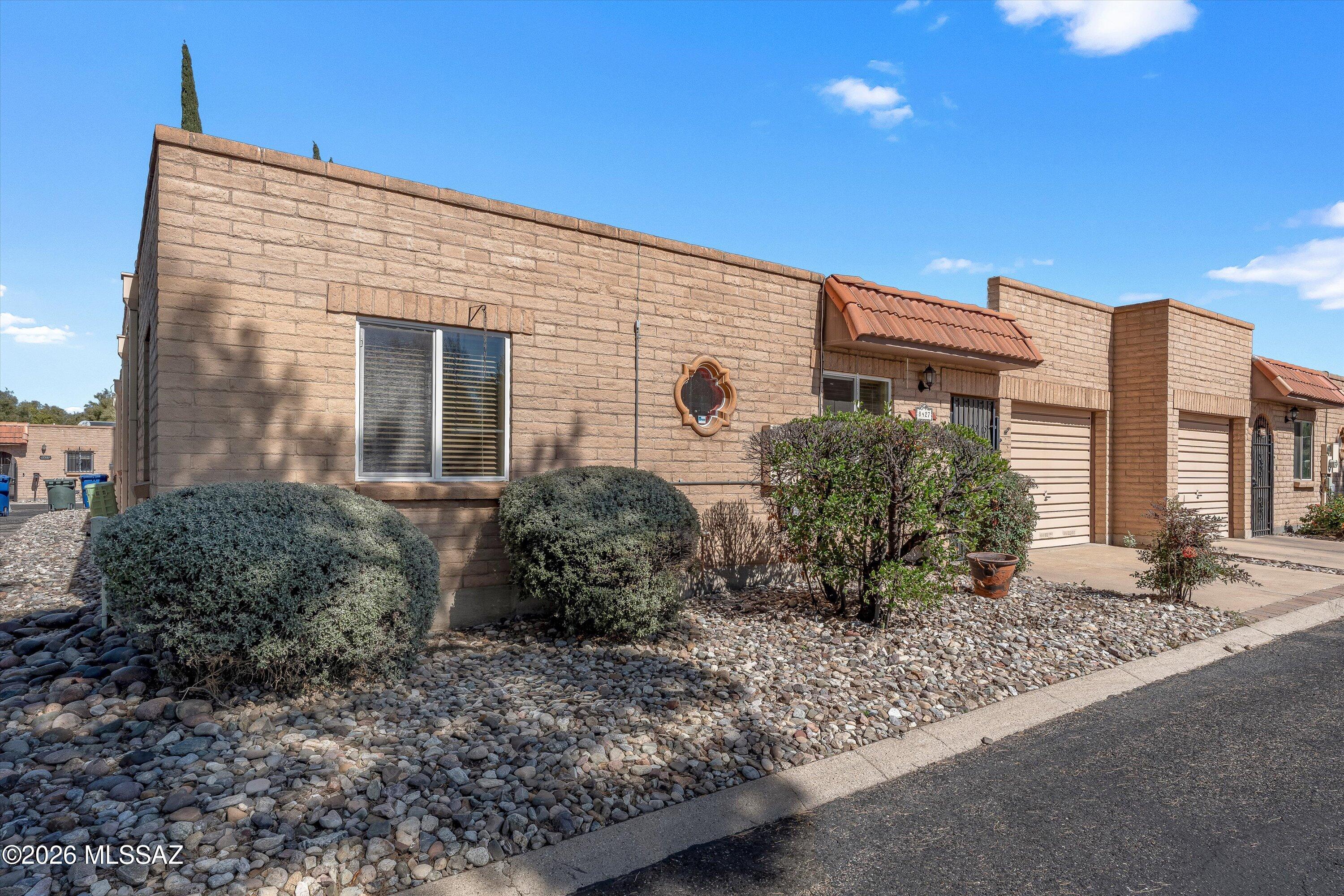 8427 E Foursome Lane