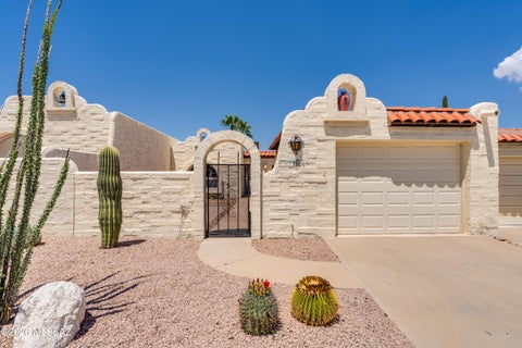Photo of 732 W Placita Nueva, Green Valley, AZ 85614 (MLS # 22620109)