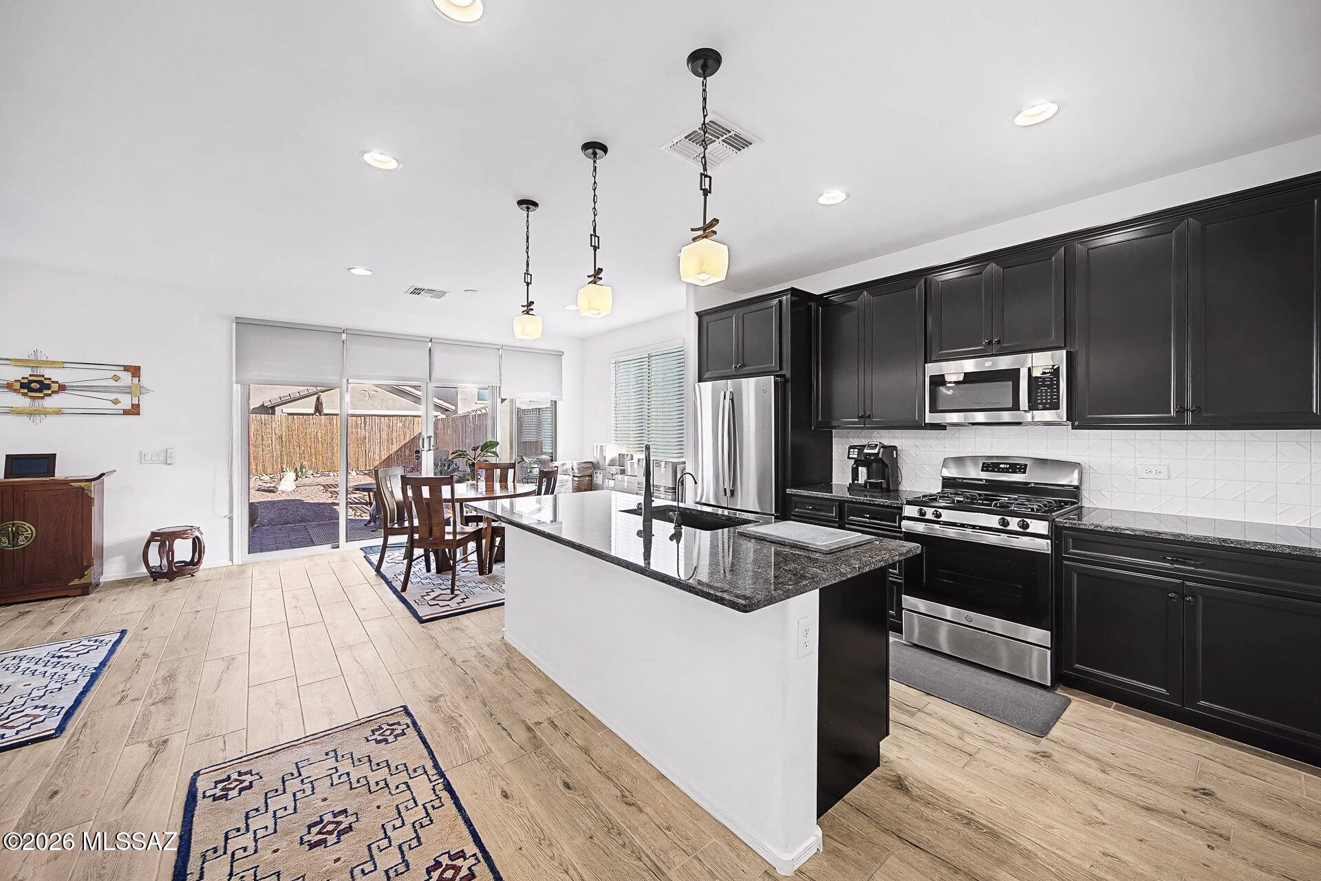 994 W Calle Monte Lindo