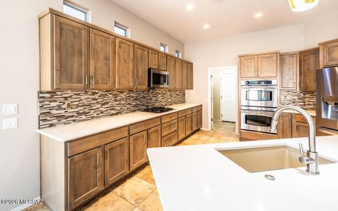 Photo of 13806 N Heritage Canyon Drive, Marana, AZ 85658 (MLS # 22606000)