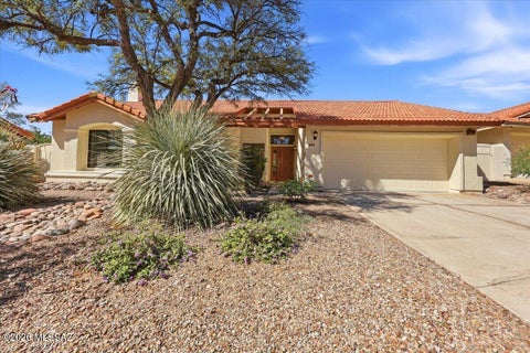 Photo of 5551 N Skyset Loop, Tucson, AZ 85750 (MLS # 22625592)