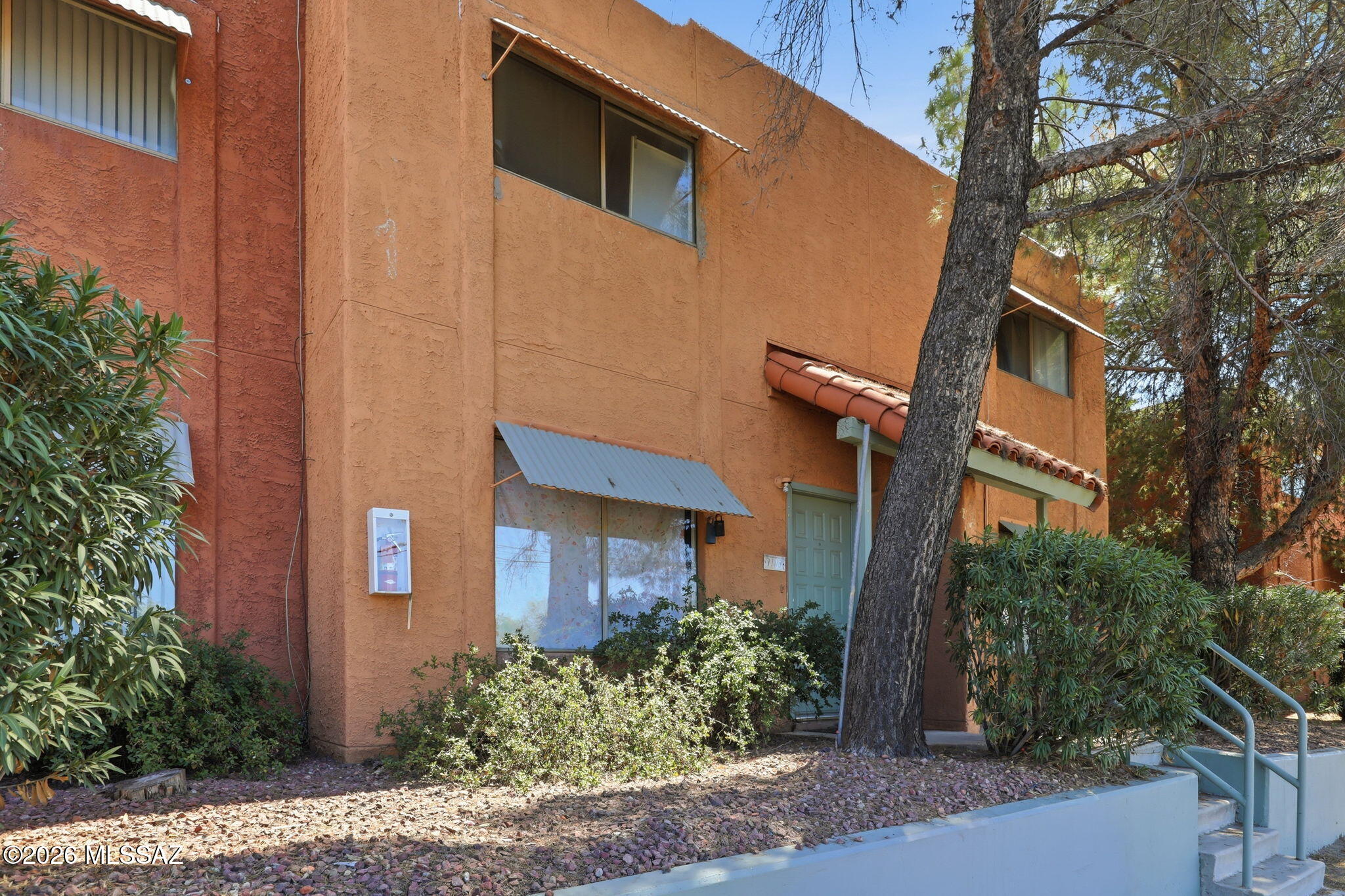 2950 N Alvernon Way 1105