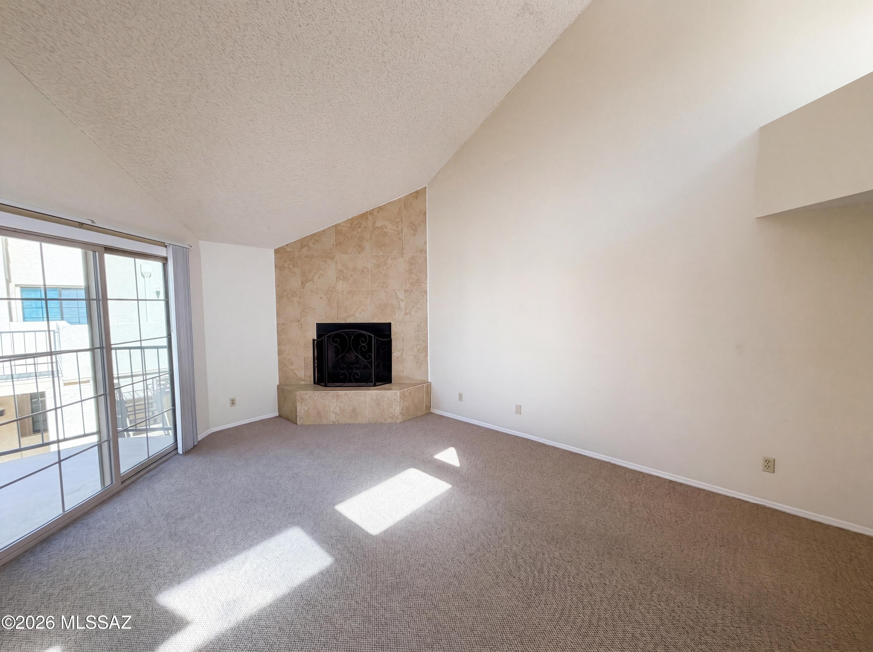 Twelve Hundred River Rd Condos - Residential