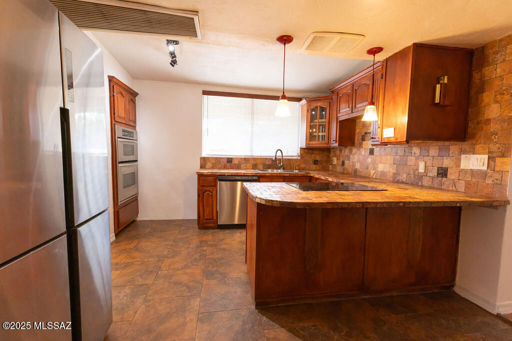 3318 W Orange Grove Road