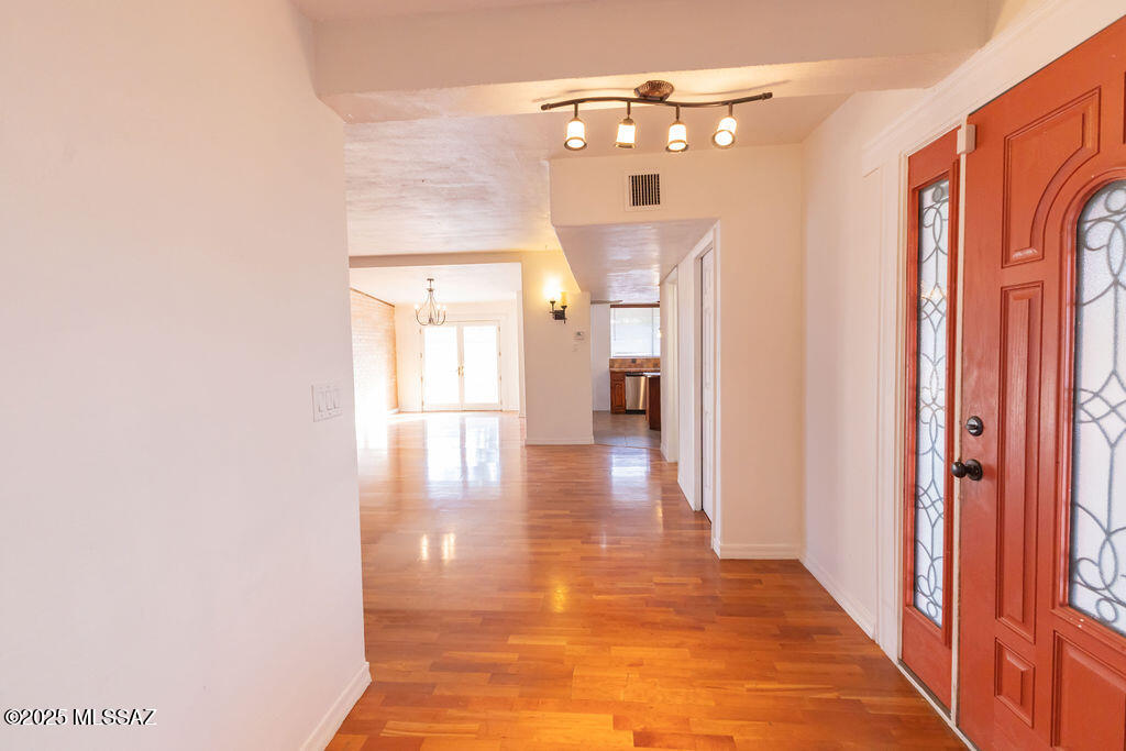 3318 W Orange Grove Road