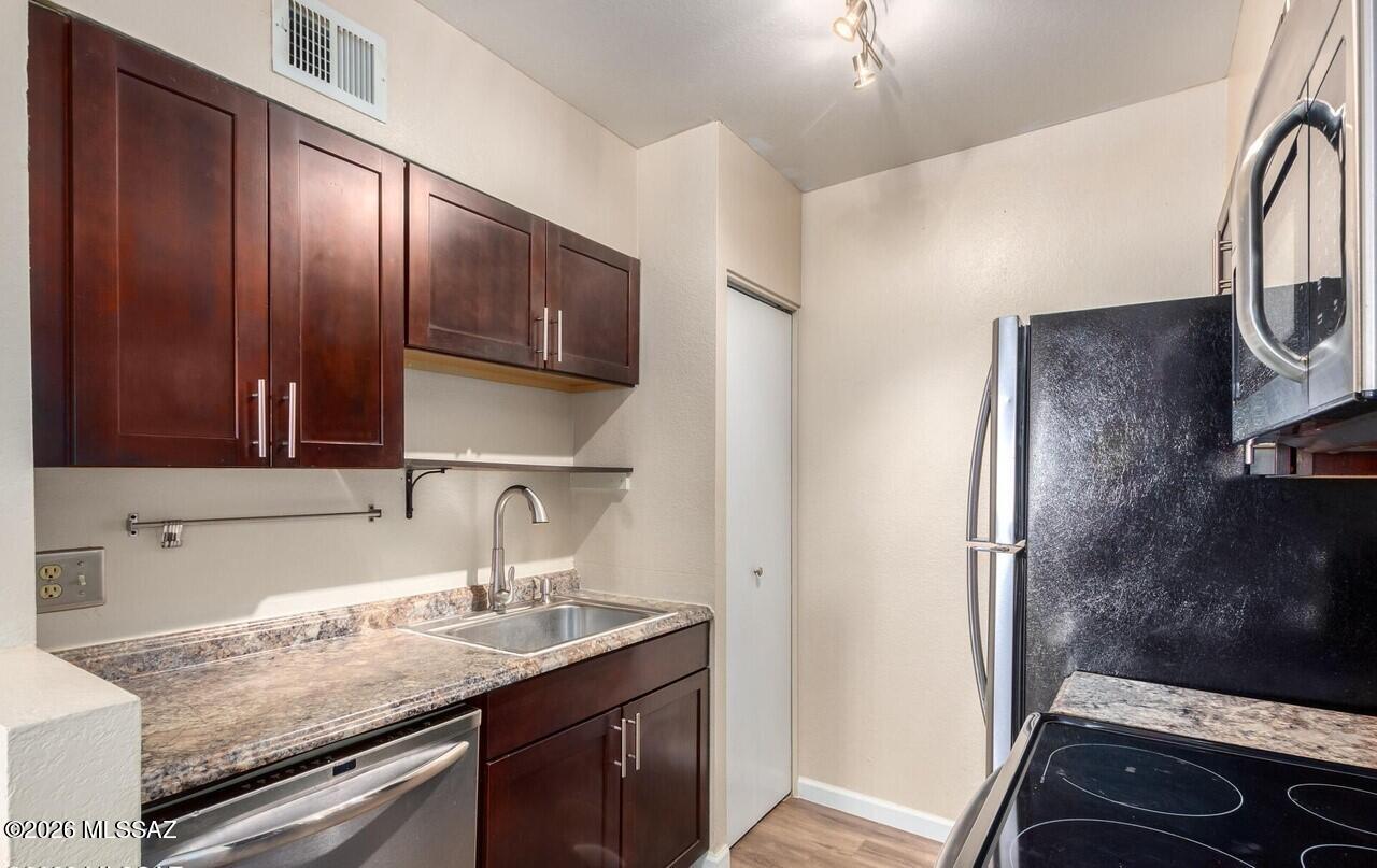 1745 E Glenn Street 228