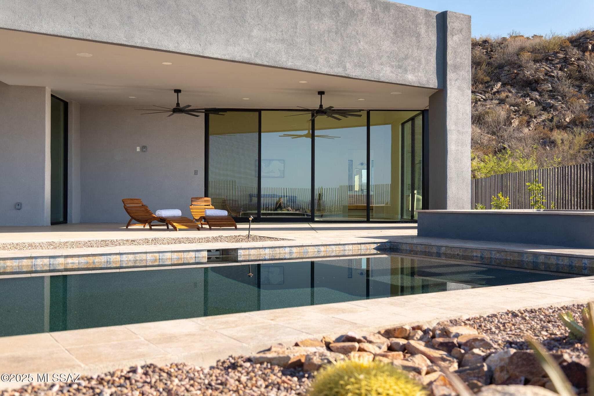 3700 W T Bench Bar Way