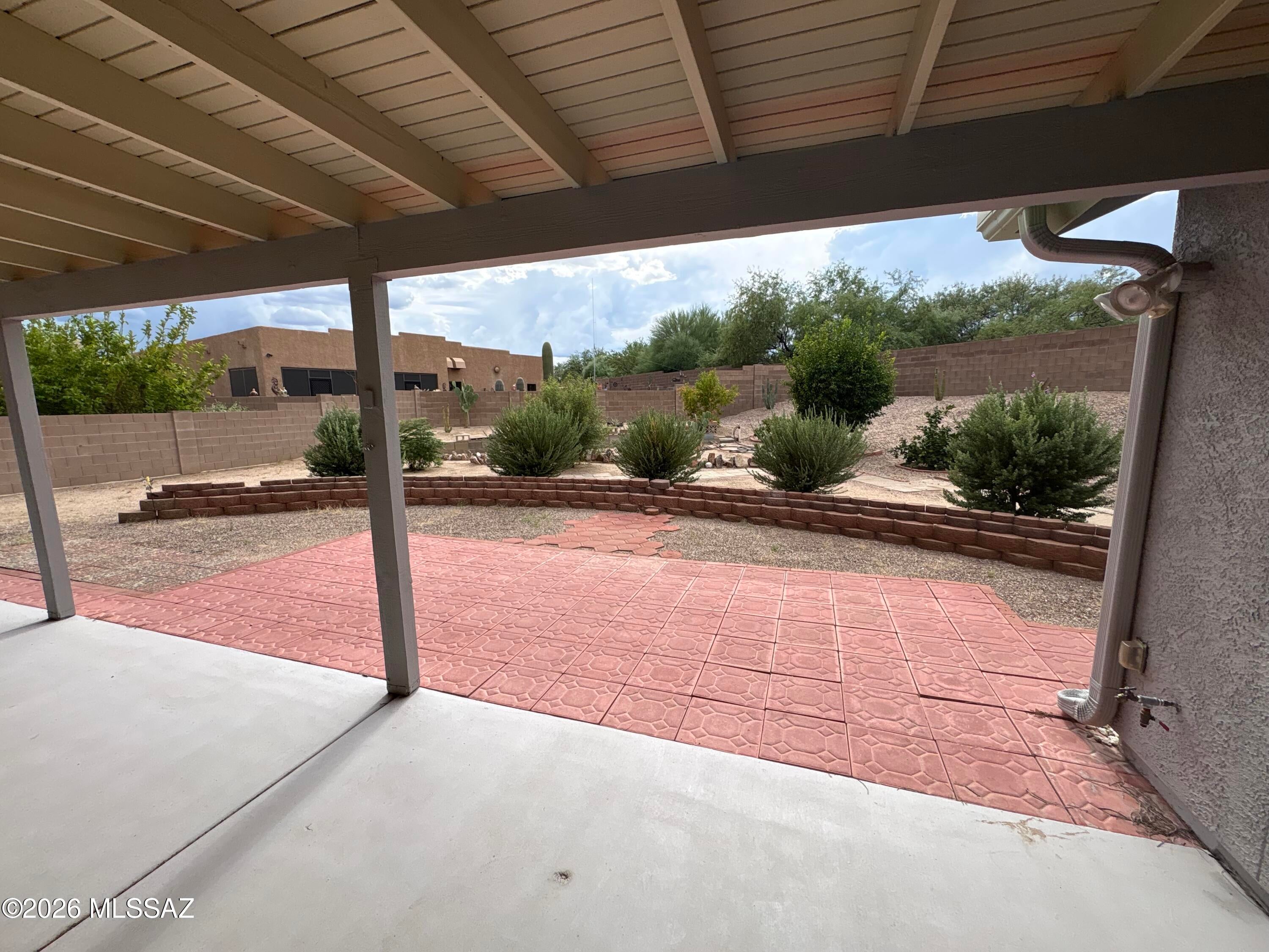 2429 N Camino Reloj