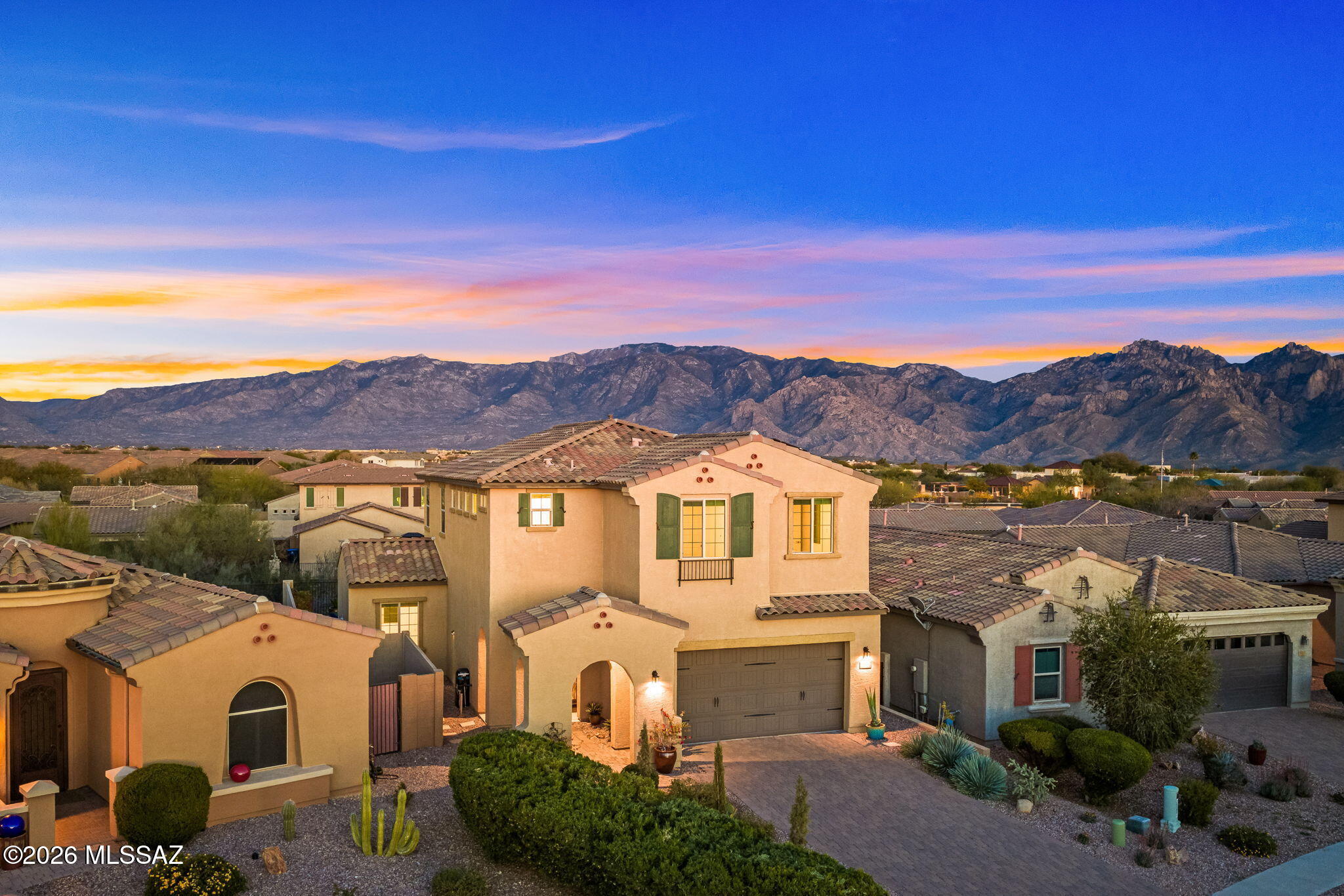 1005 W Lark Bunting Lane