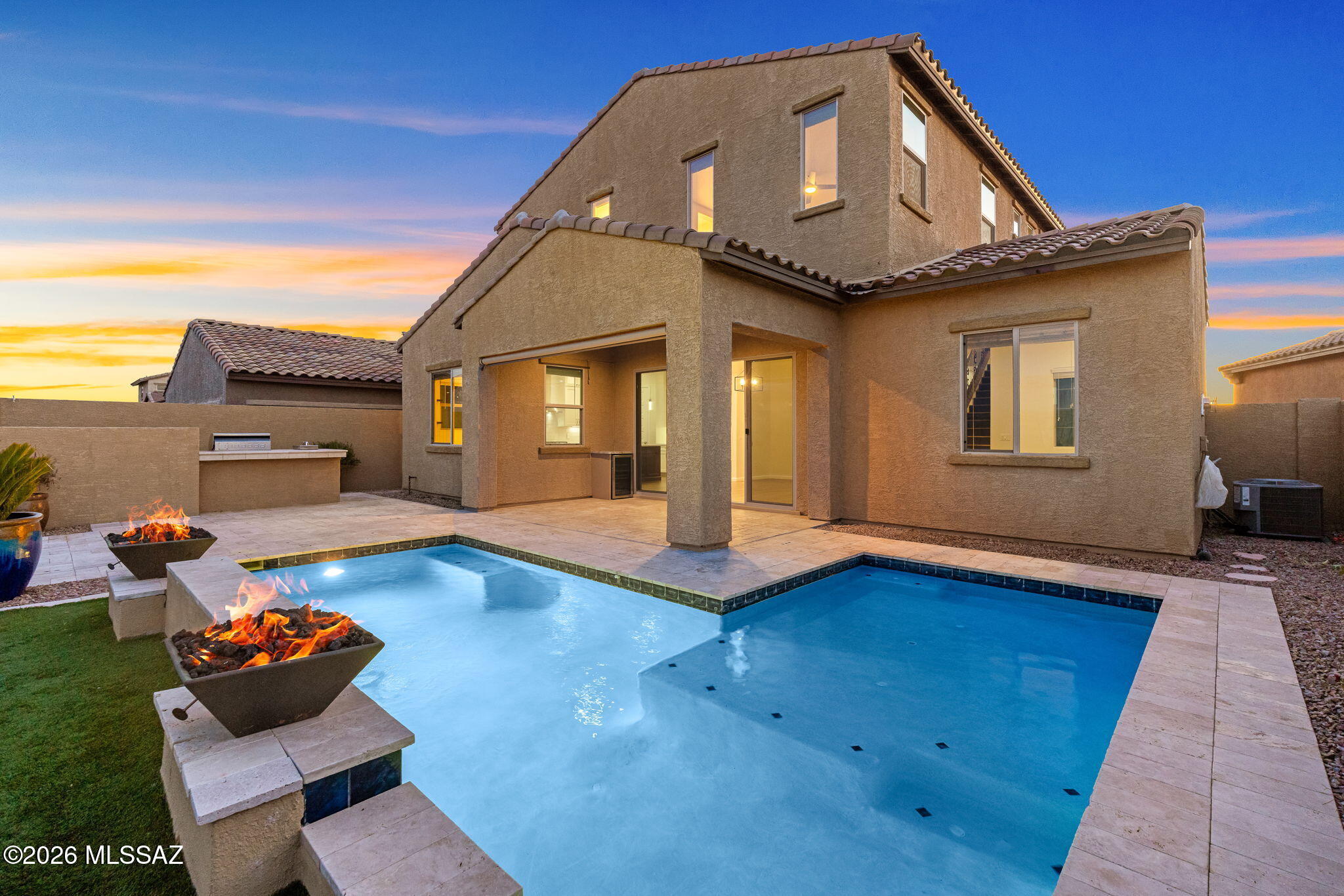 1005 W Lark Bunting Lane