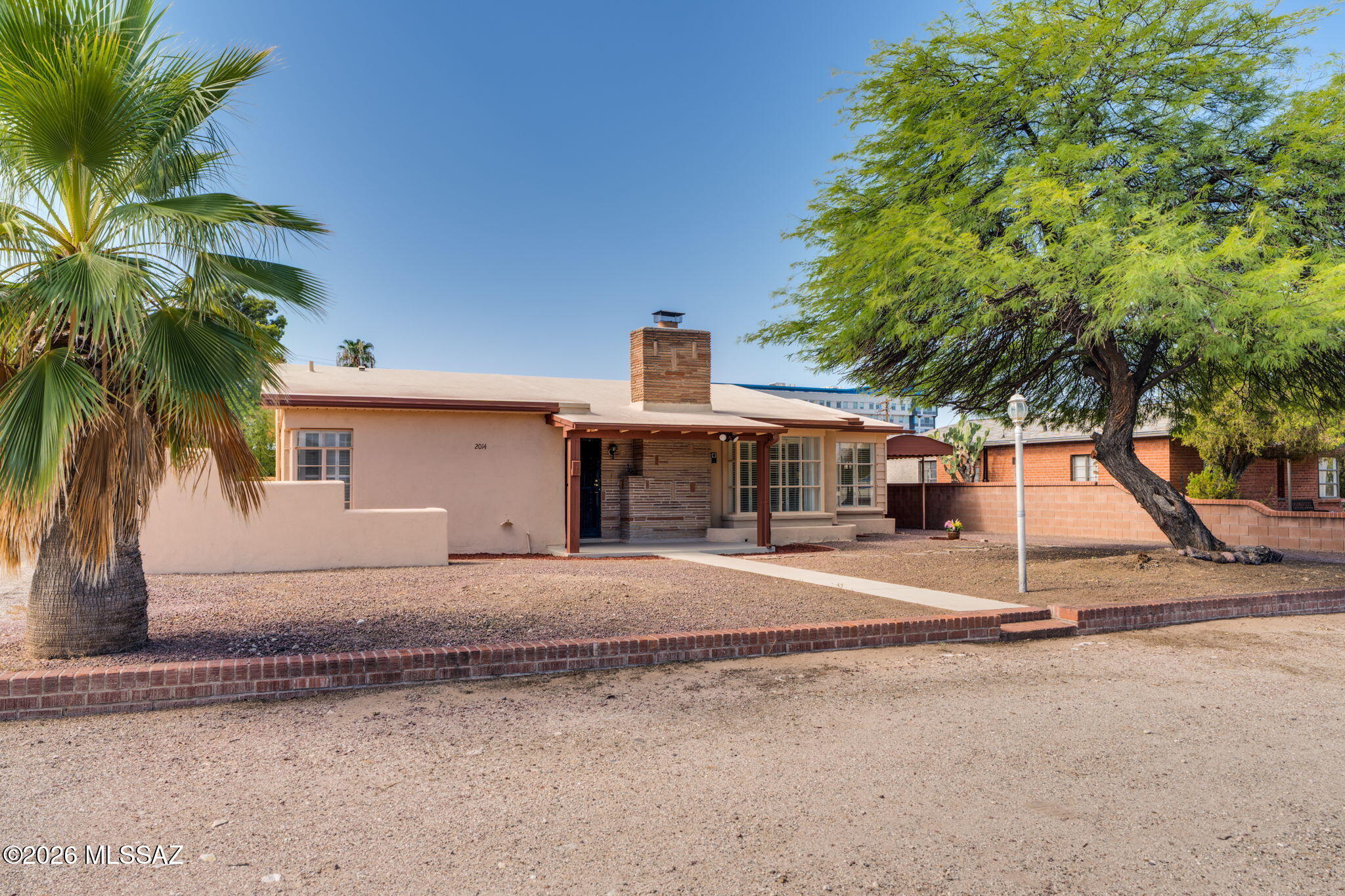 2014 E Helen Street